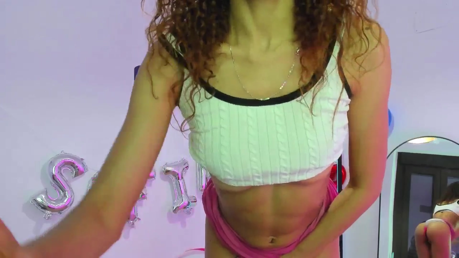 Gallery image thumbnail from pamela_land's myfreecams stream on, 07/29/2025, 18:11 image 4 of 20