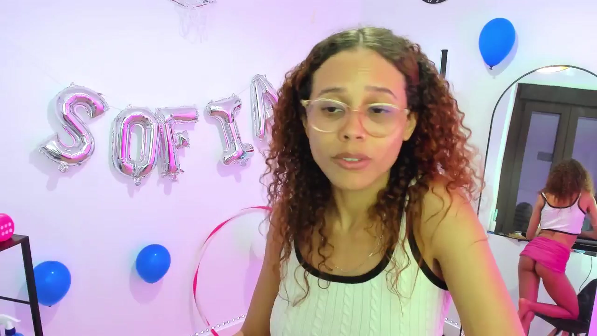 Gallery image thumbnail from pamela_land's myfreecams stream on, 07/29/2025, 18:11 image 19 of 20