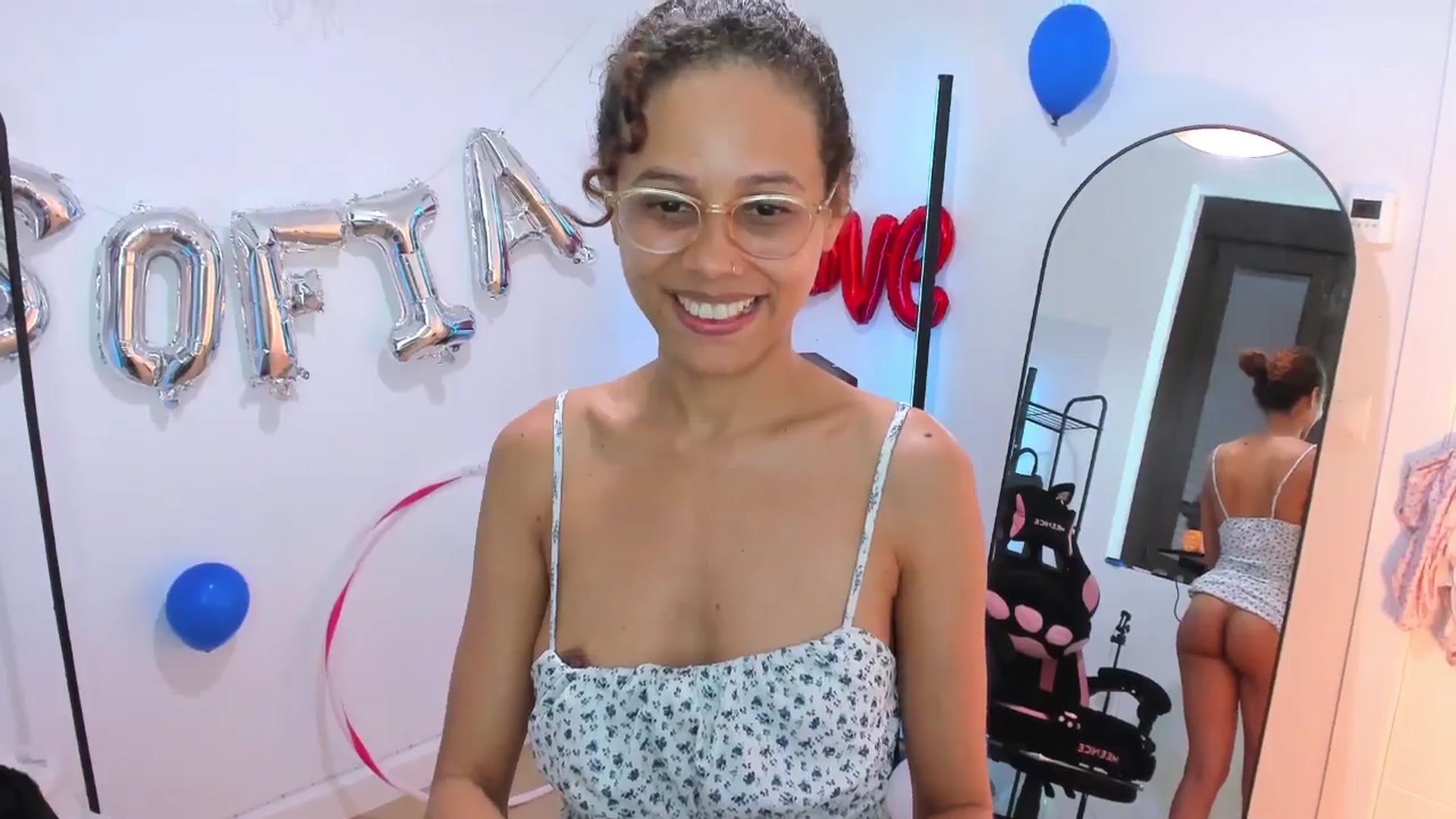 Gallery image thumbnail from pamela_land's myfreecams stream on, 08/15/2025, 08:03 image 19 of 20