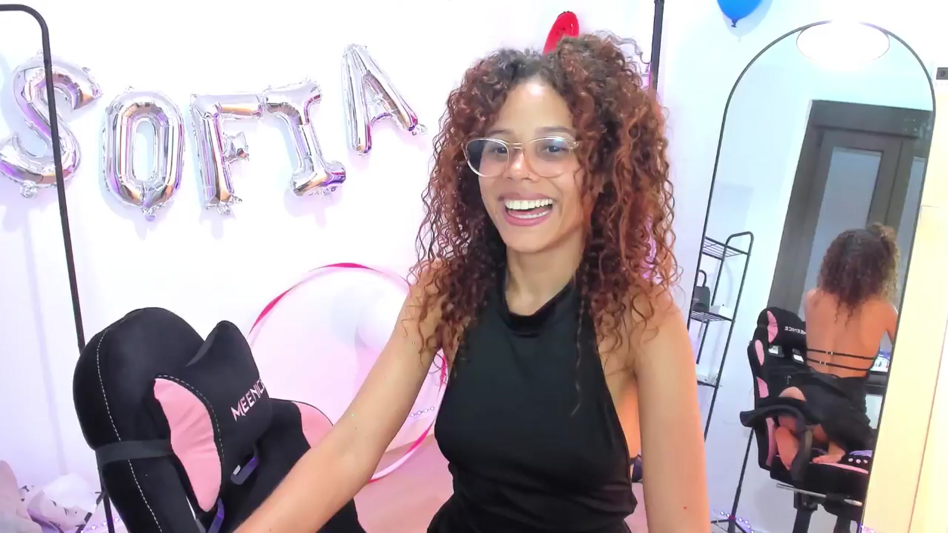 Gallery image thumbnail from pamela_land's myfreecams stream on, 08/17/2025, 13:39 image 2 of 20