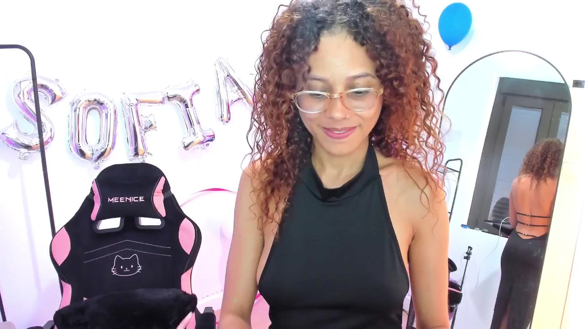Gallery image thumbnail from pamela_land's myfreecams stream on, 08/17/2025, 13:39 image 10 of 20