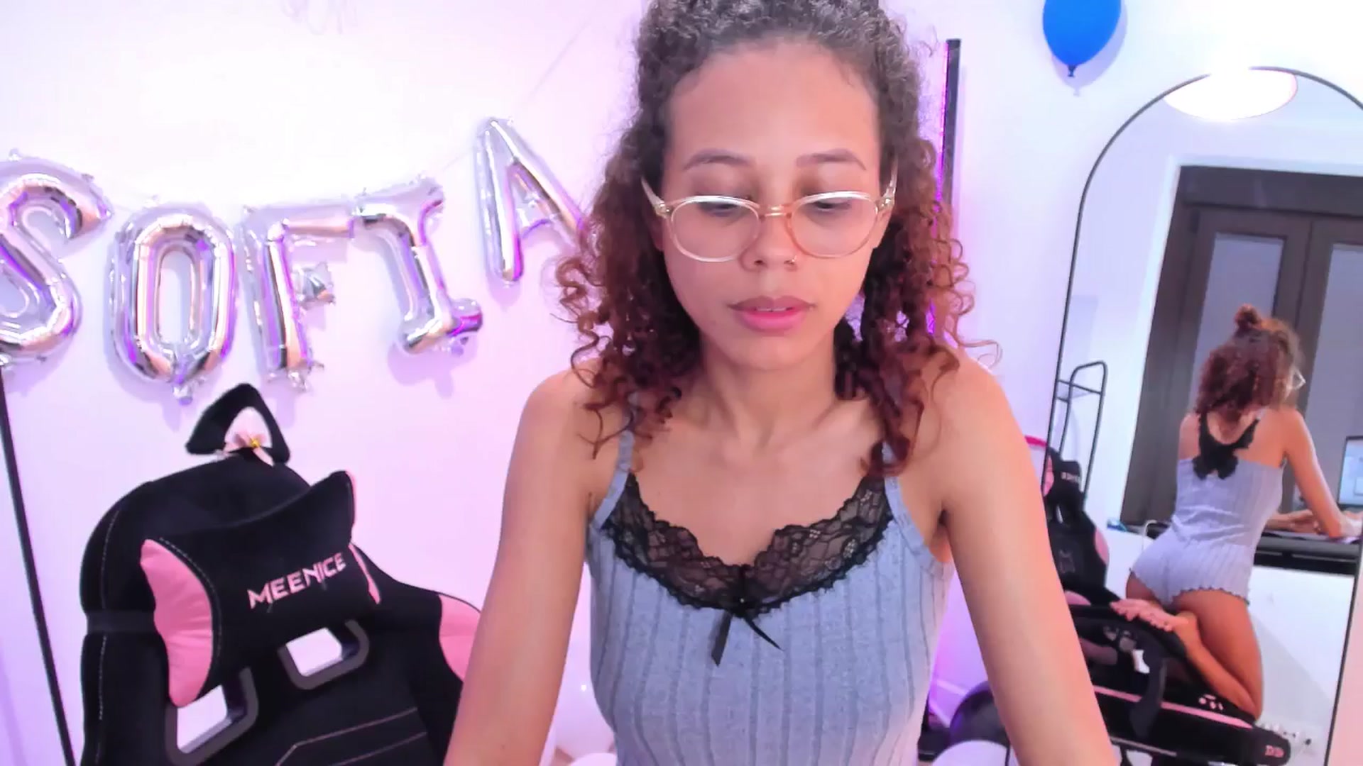Gallery image thumbnail from pamela_land's myfreecams stream on, 09/04/2025, 07:13 image 2 of 20