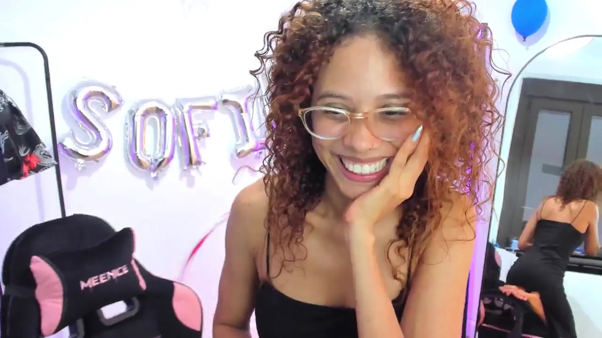 Gallery image thumbnail from pamela_land's myfreecams stream on, 09/06/2025, 07:43 image 17 of 20