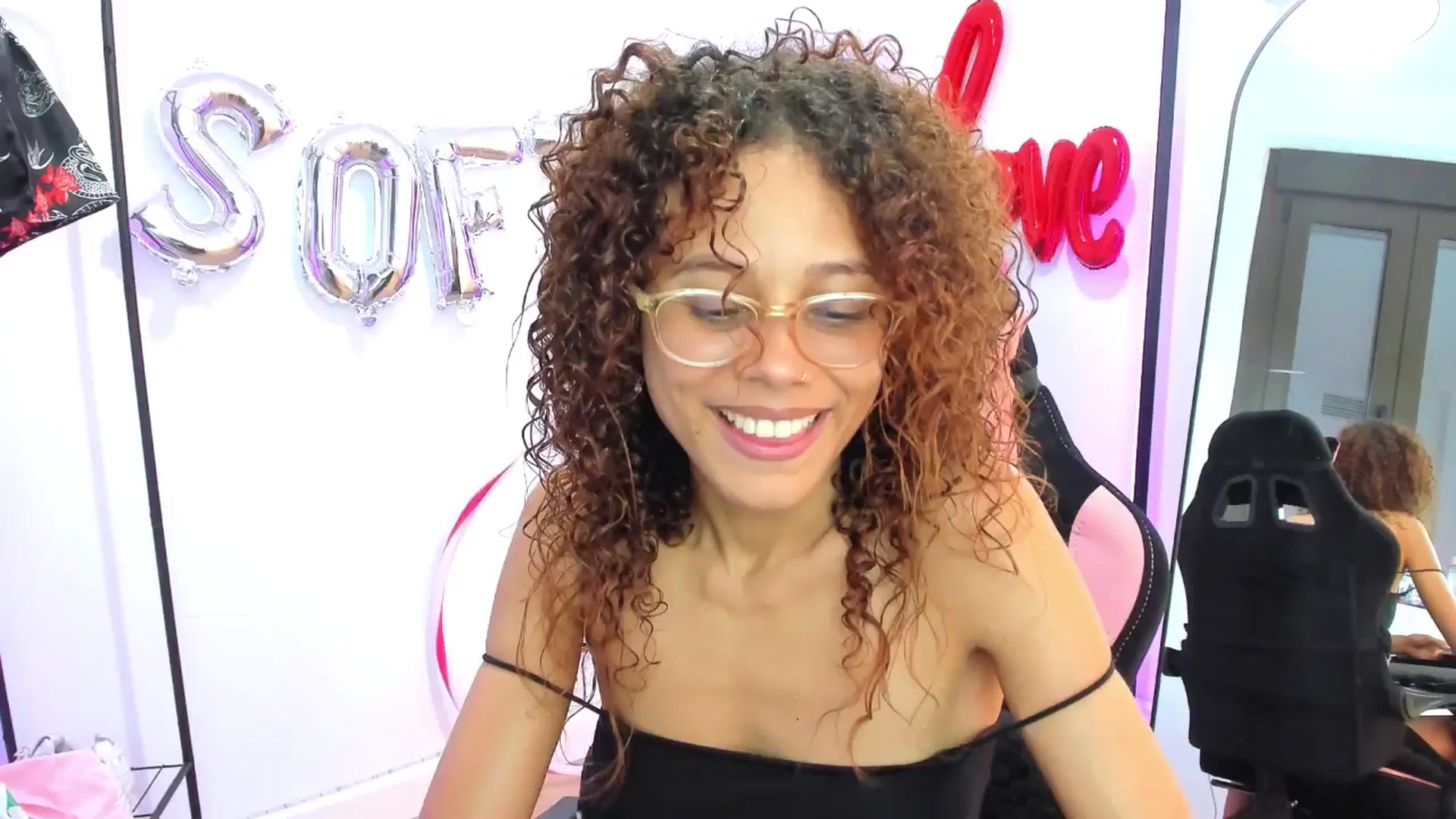 Gallery image thumbnail from pamela_land's myfreecams stream on, 09/06/2025, 07:43 image 4 of 20