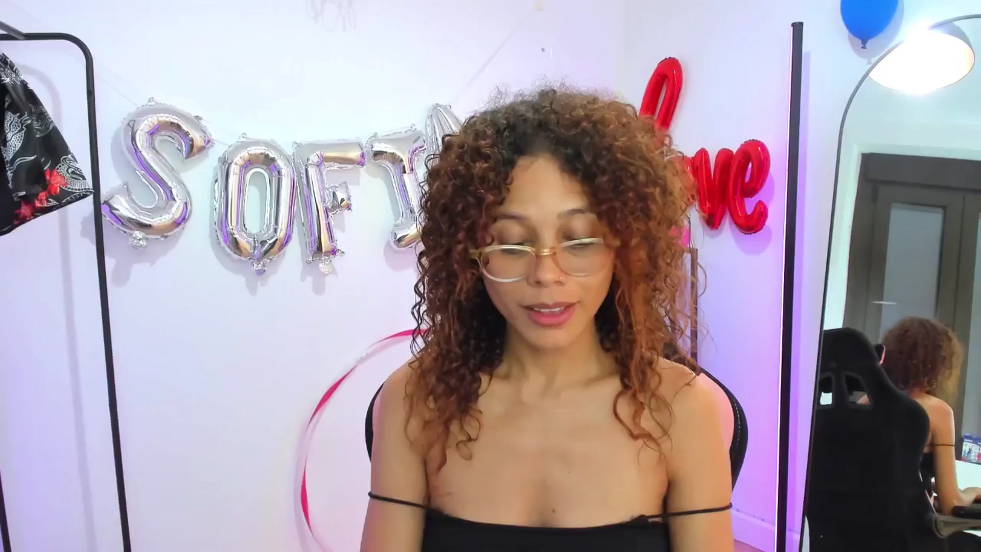 Gallery image thumbnail from pamela_land's myfreecams stream on, 09/06/2025, 08:50 image 4 of 20