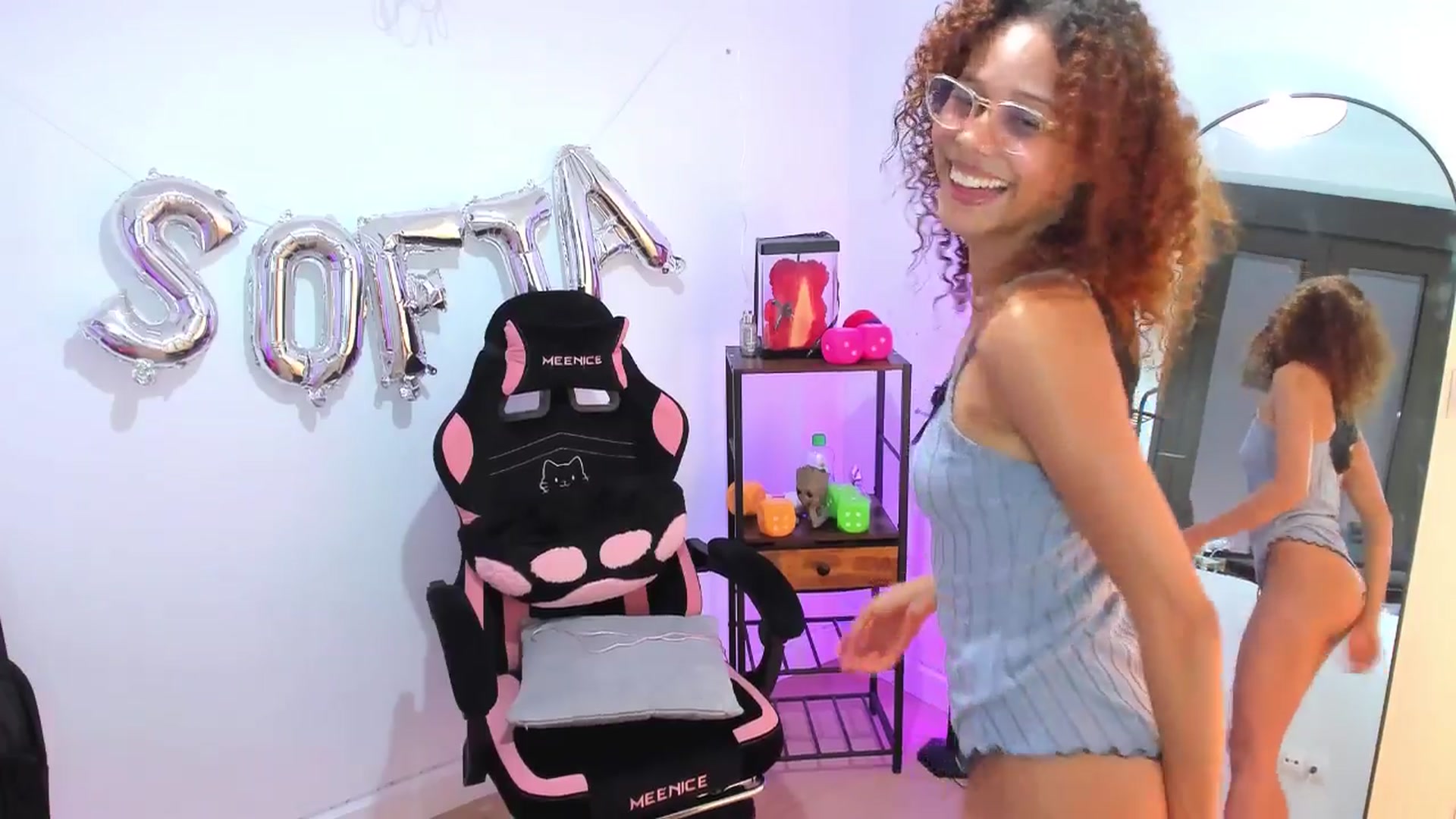 Gallery image thumbnail from pamela_land's myfreecams stream on, 09/14/2025, 22:42 image 20 of 20