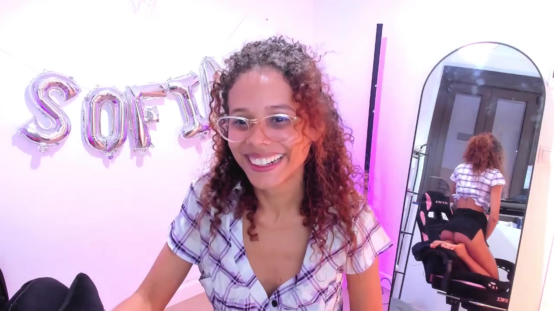 Gallery image thumbnail from pamela_land's myfreecams stream on, 09/16/2025, 07:05 image 2 of 20
