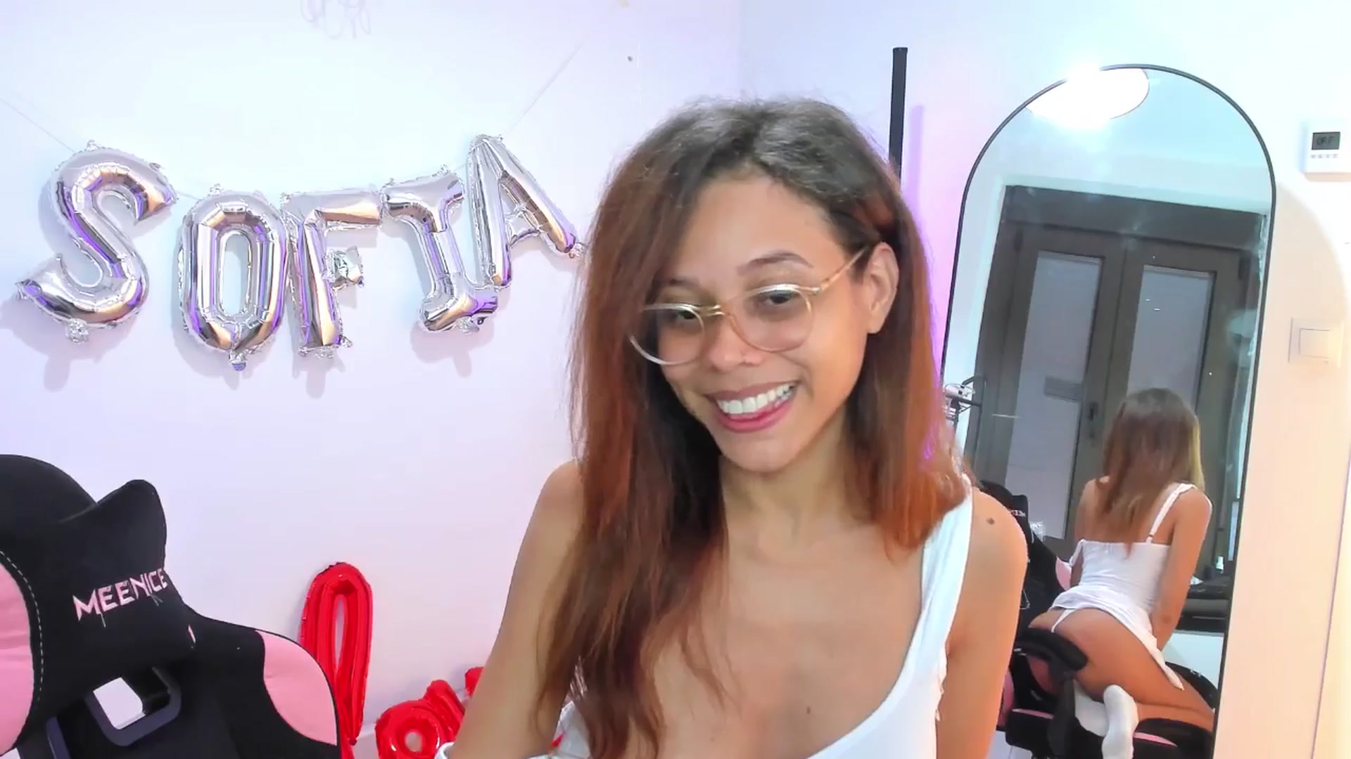 Gallery image thumbnail from pamela_land's myfreecams stream on, 09/24/2025, 07:43 image 13 of 20
