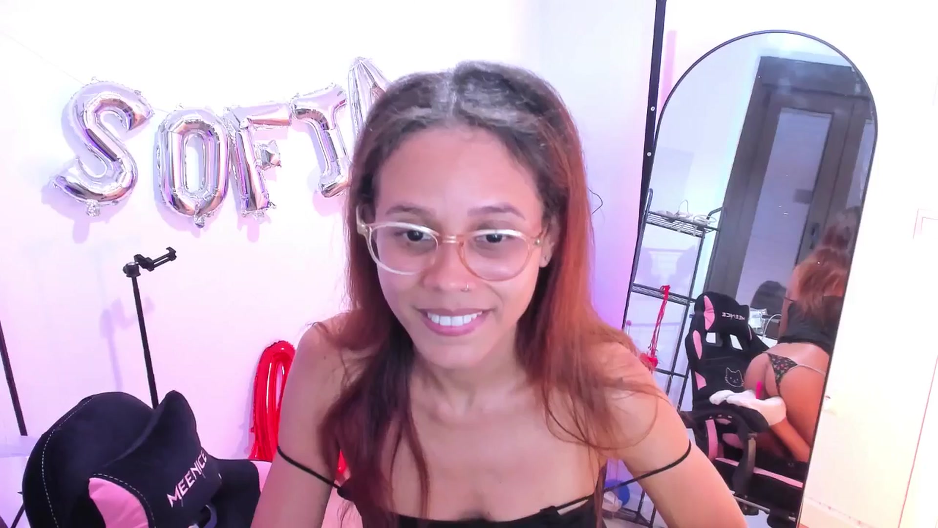 Gallery image thumbnail from pamela_land's myfreecams stream on, 09/27/2025, 17:29 image 8 of 20
