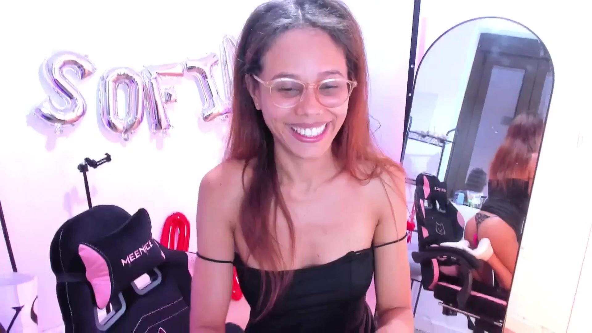 Gallery image thumbnail from pamela_land's myfreecams stream on, 09/27/2025, 17:29 image 7 of 20