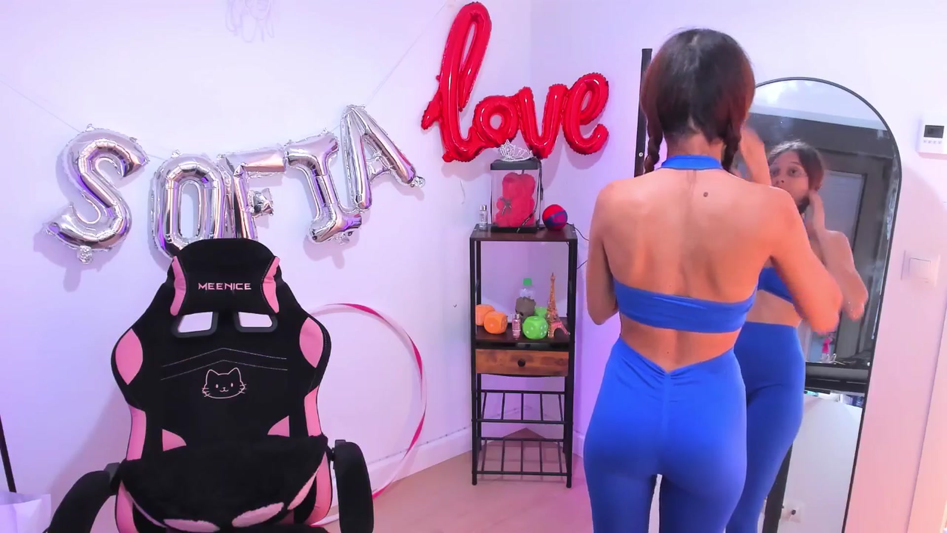Gallery image thumbnail from pamela_land's myfreecams stream on, 10/01/2025, 09:28 image 18 of 20