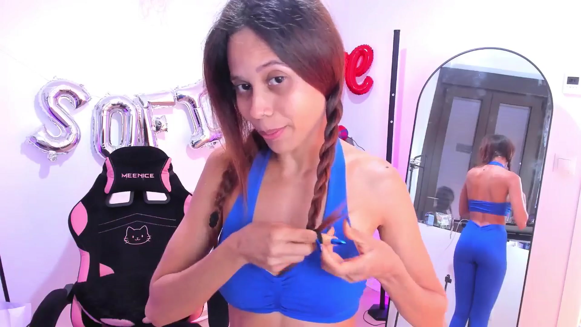 Gallery image thumbnail from pamela_land's myfreecams stream on, 10/01/2025, 09:28 image 17 of 20