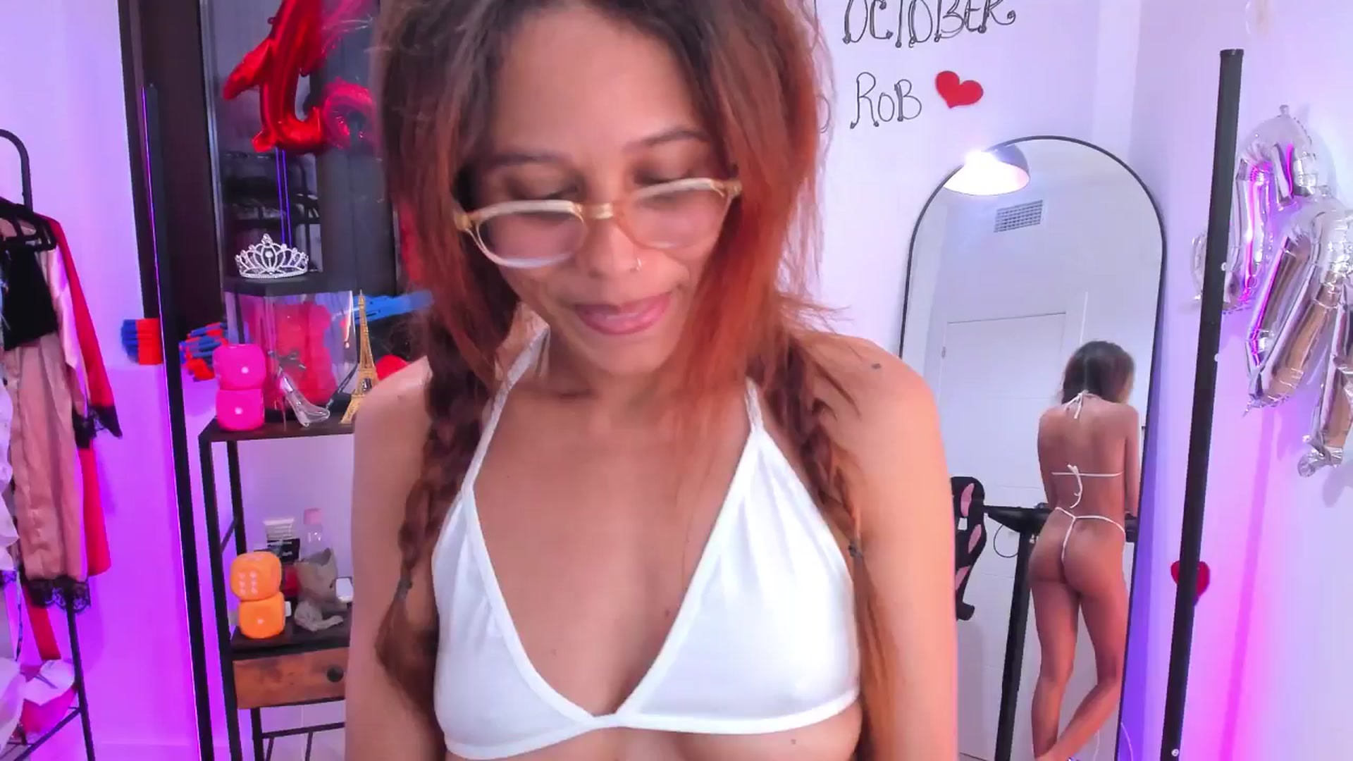 Gallery image thumbnail from pamela_land's myfreecams stream on, 10/05/2025, 09:31 image 20 of 20