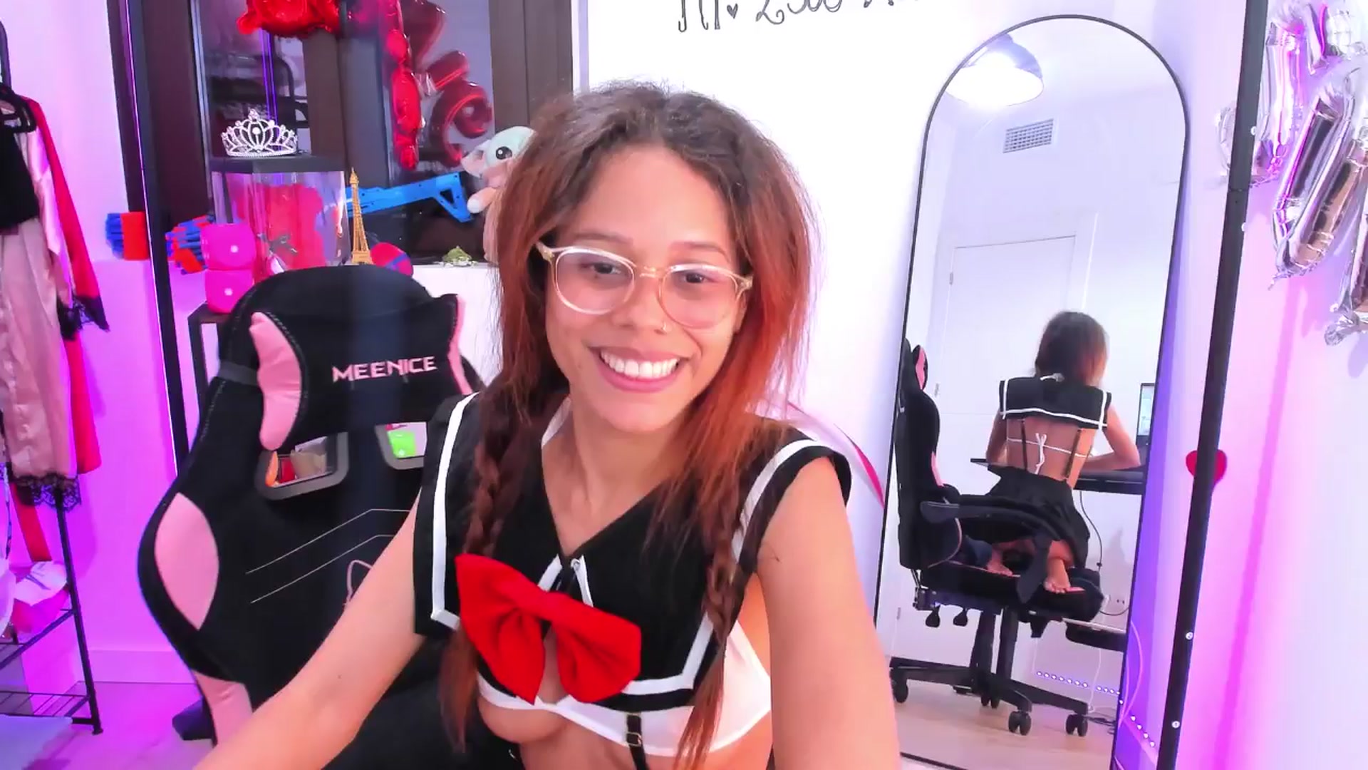 Gallery image thumbnail from pamela_land's myfreecams stream on, 10/05/2025, 09:31 image 5 of 20