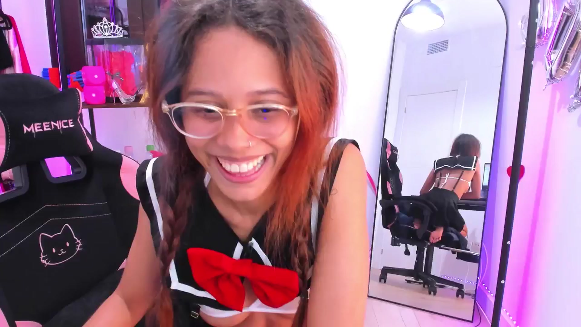 Gallery image thumbnail from pamela_land's myfreecams stream on, 10/05/2025, 09:31 image 3 of 20