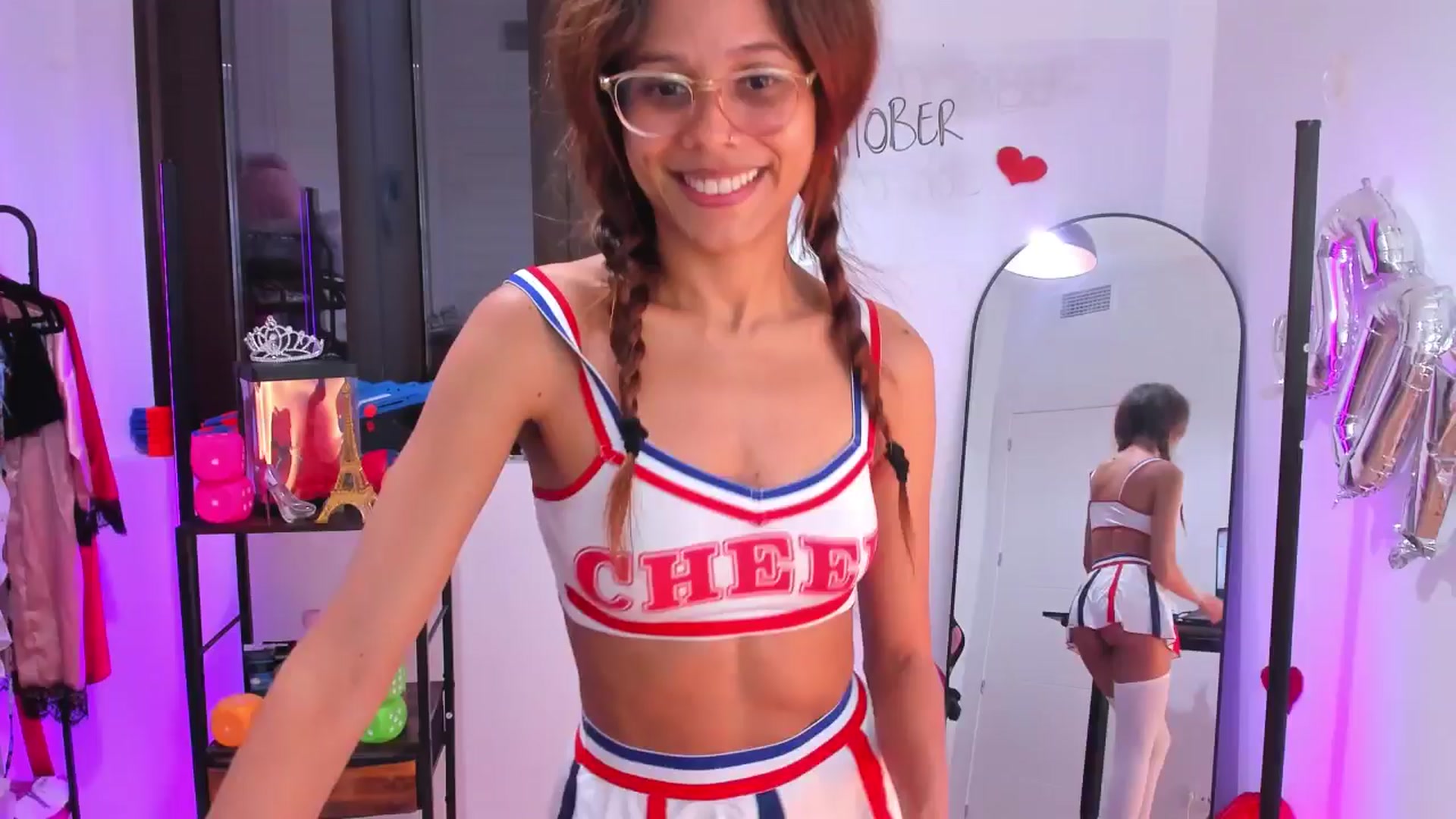 Gallery image thumbnail from pamela_land's myfreecams stream on, 10/06/2025, 09:23 image 1 of 20