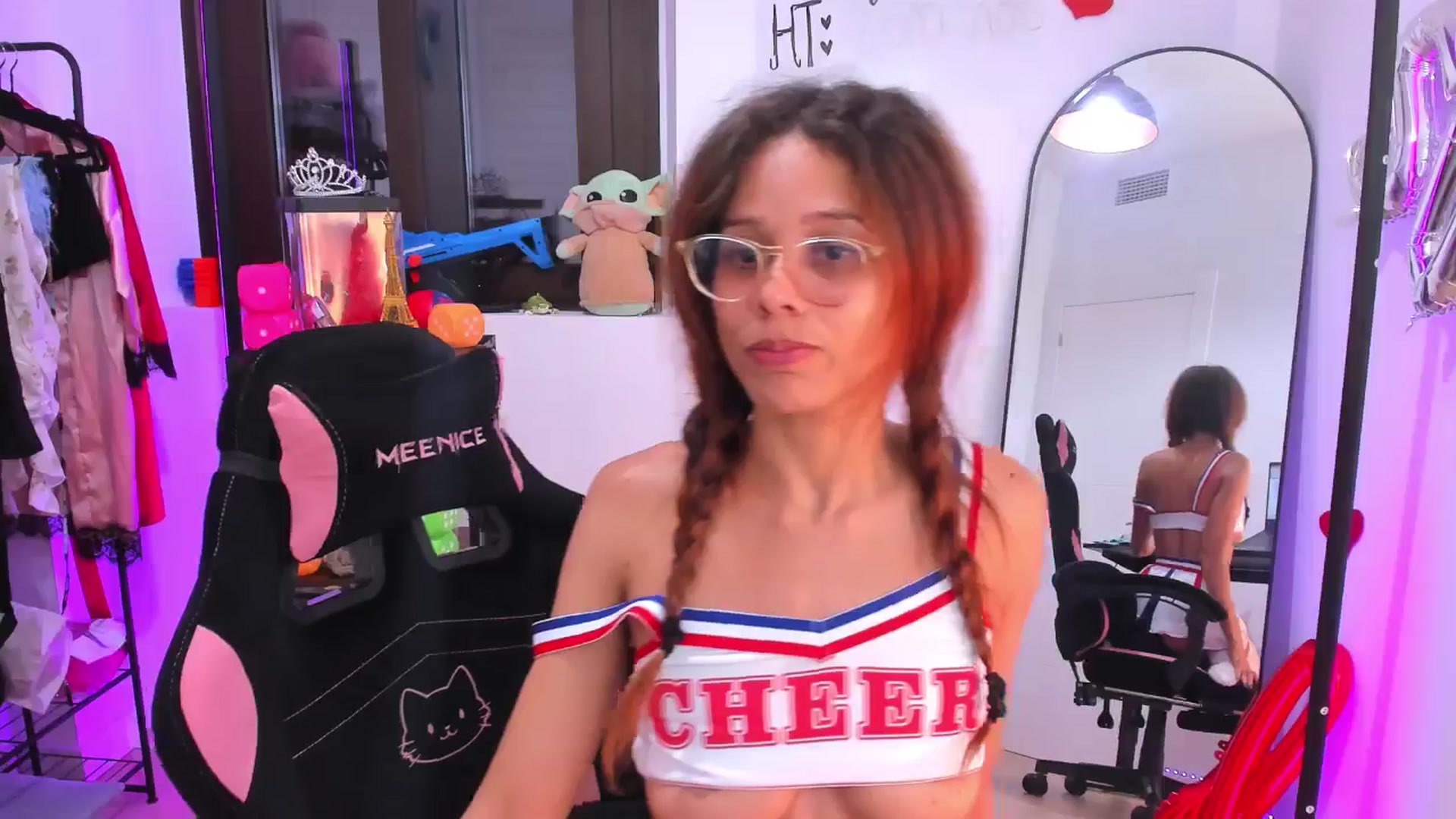 Gallery image thumbnail from pamela_land's myfreecams stream on, 10/06/2025, 09:23 image 16 of 20
