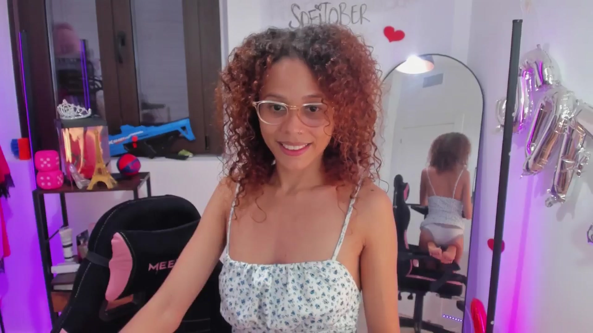 Gallery image thumbnail from pamela_land's myfreecams stream on, 10/13/2025, 07:50 image 16 of 20
