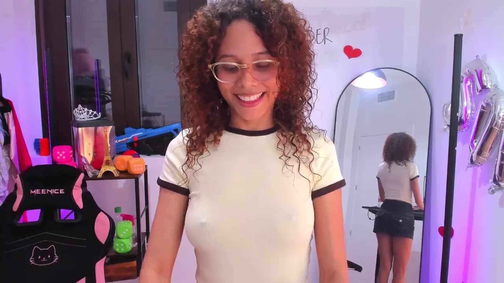Gallery image thumbnail from pamela_land's myfreecams stream on, 10/16/2025, 16:13 image 6 of 20