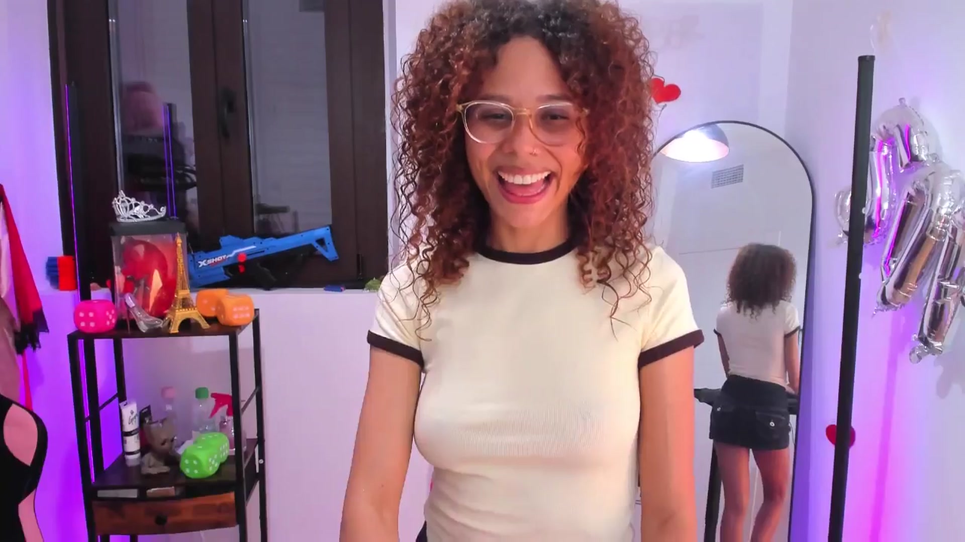 Gallery image thumbnail from pamela_land's myfreecams stream on, 10/16/2025, 16:13 image 19 of 20