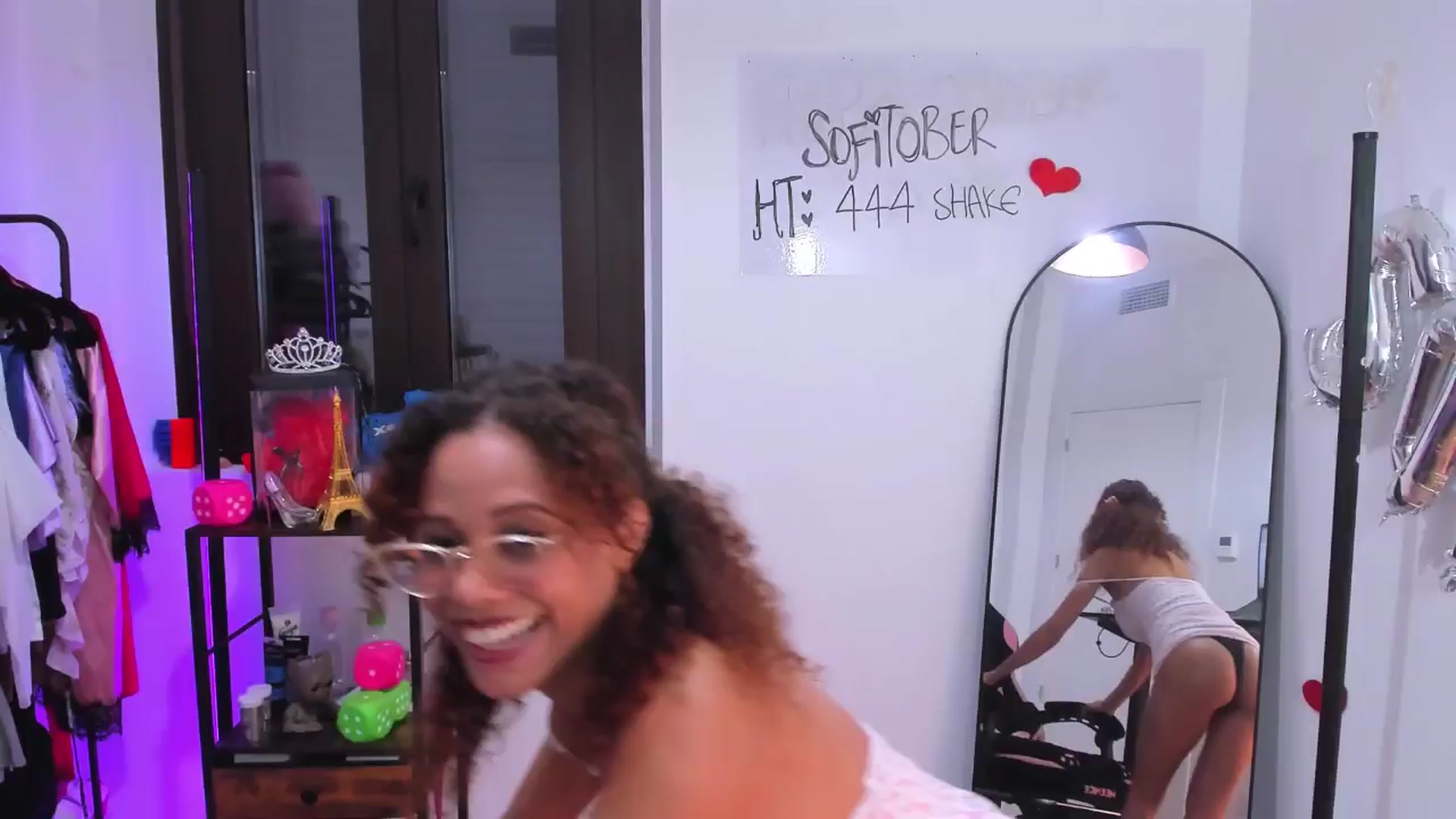 Gallery image thumbnail from pamela_land's myfreecams stream on, 10/19/2025, 24:29 image 9 of 20