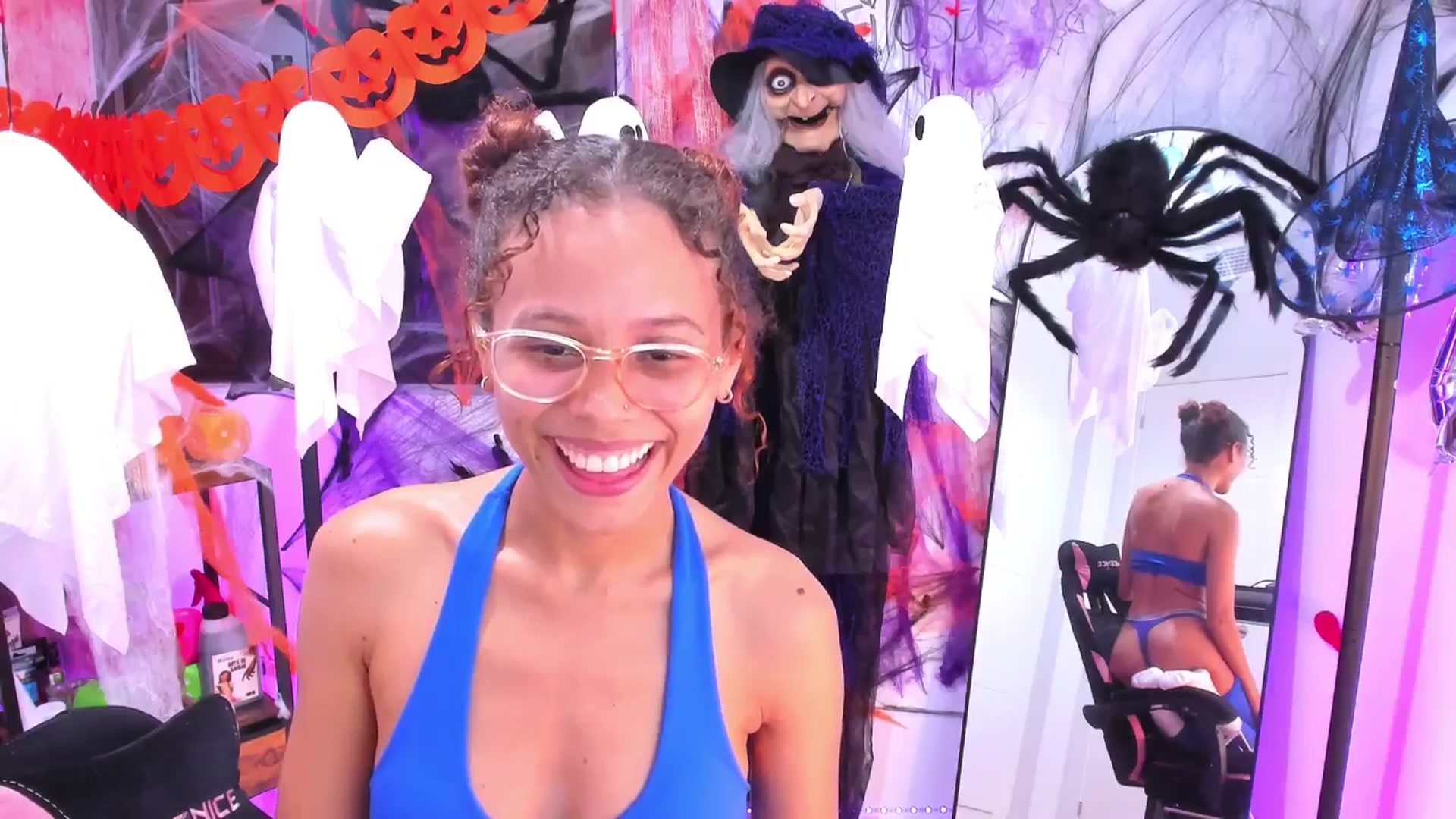 Gallery image thumbnail from pamela_land's myfreecams stream on, 10/30/2025, 20:55 image 6 of 20
