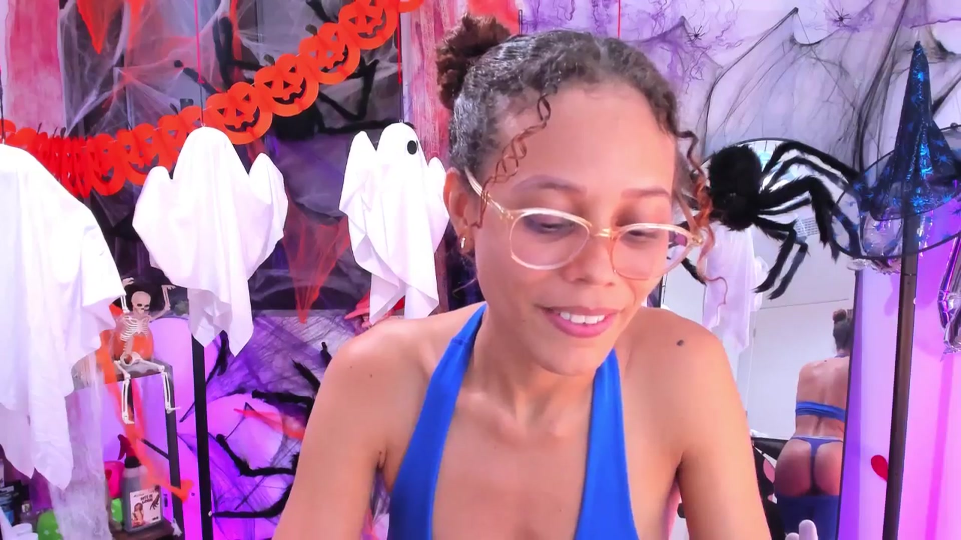 Gallery image thumbnail from pamela_land's myfreecams stream on, 10/30/2025, 20:55 image 3 of 20