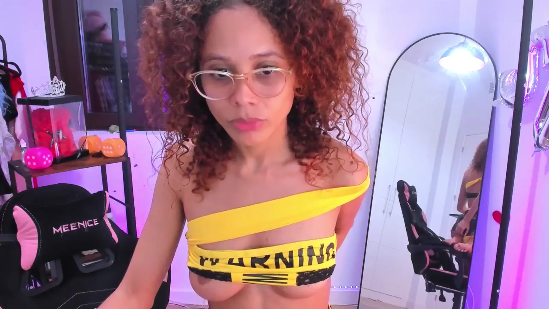 Gallery image thumbnail from pamela_land's myfreecams stream on, 11/02/2025, 11:58 image 6 of 20