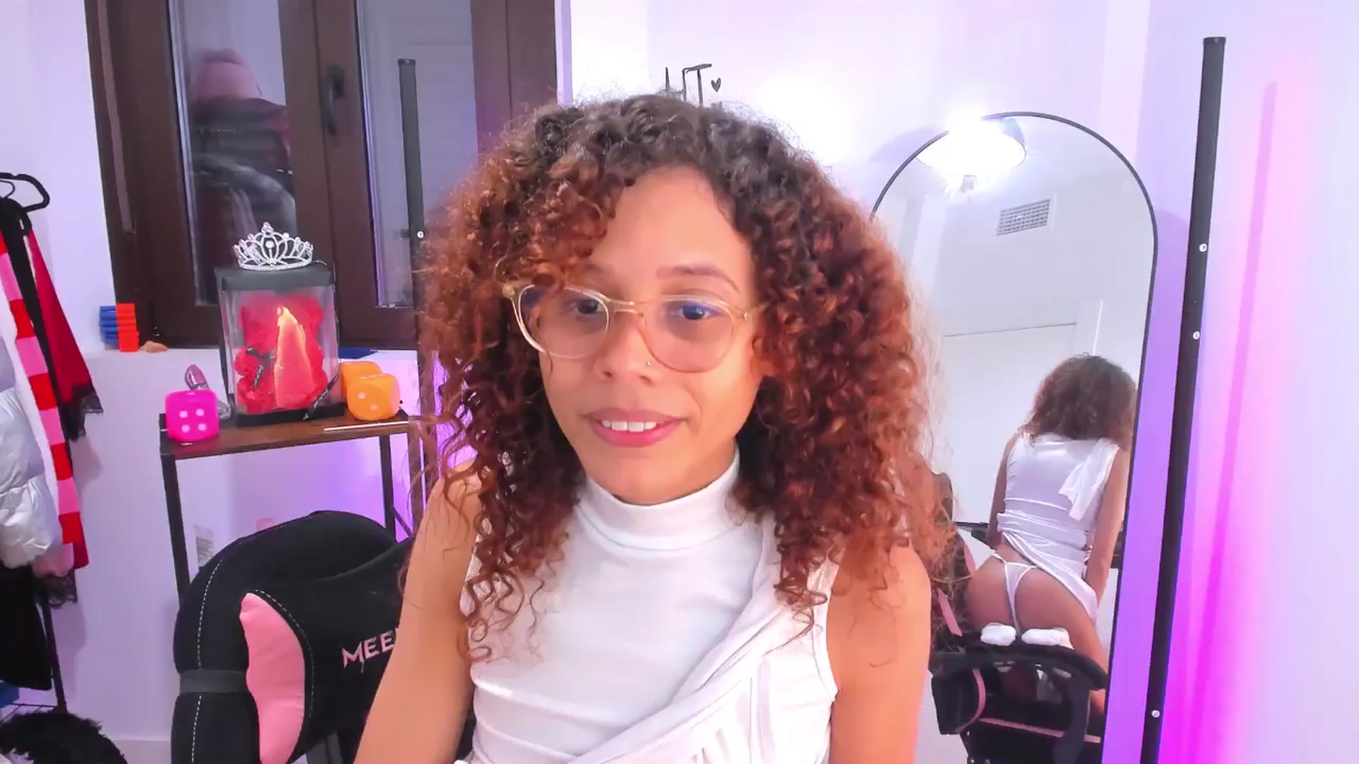 Gallery image thumbnail from pamela_land's myfreecams stream on, 11/06/2025, 07:28 image 5 of 20