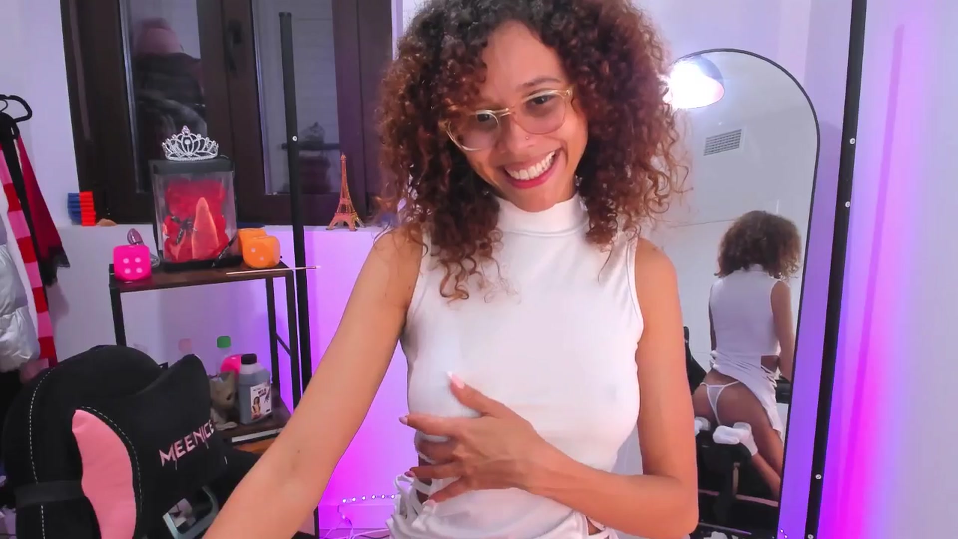 Gallery image thumbnail from pamela_land's myfreecams stream on, 11/06/2025, 07:28 image 9 of 20