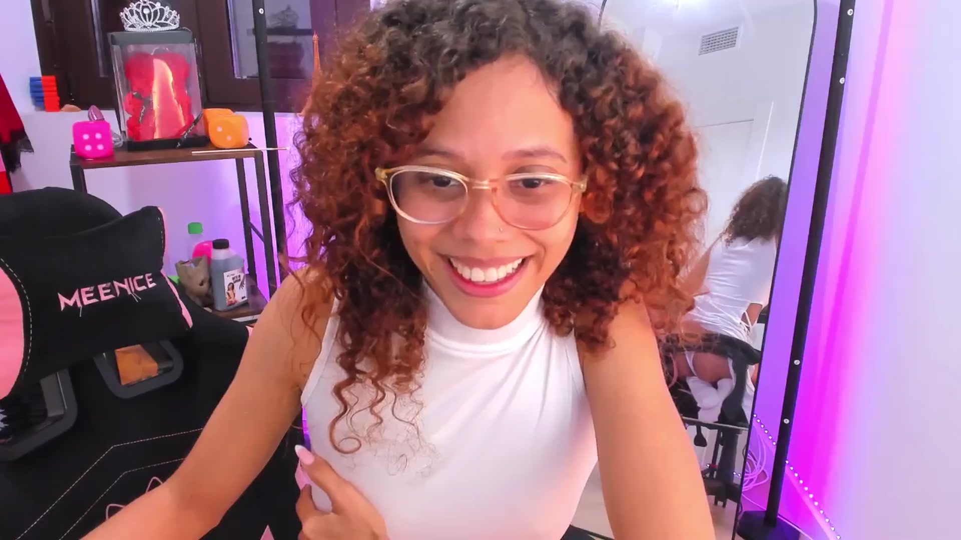 Gallery image thumbnail from pamela_land's myfreecams stream on, 11/06/2025, 07:28 image 19 of 20