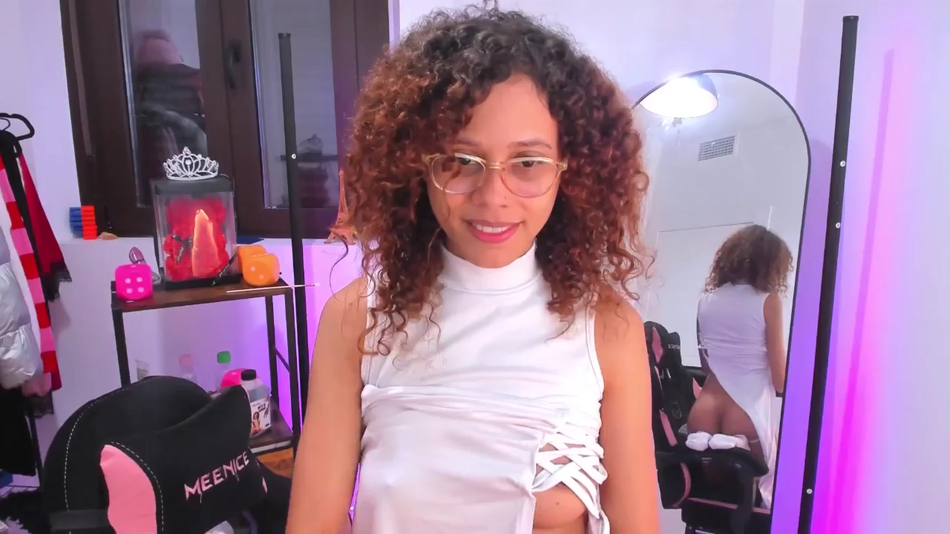 Gallery image thumbnail from pamela_land's myfreecams stream on, 11/06/2025, 07:28 image 11 of 20