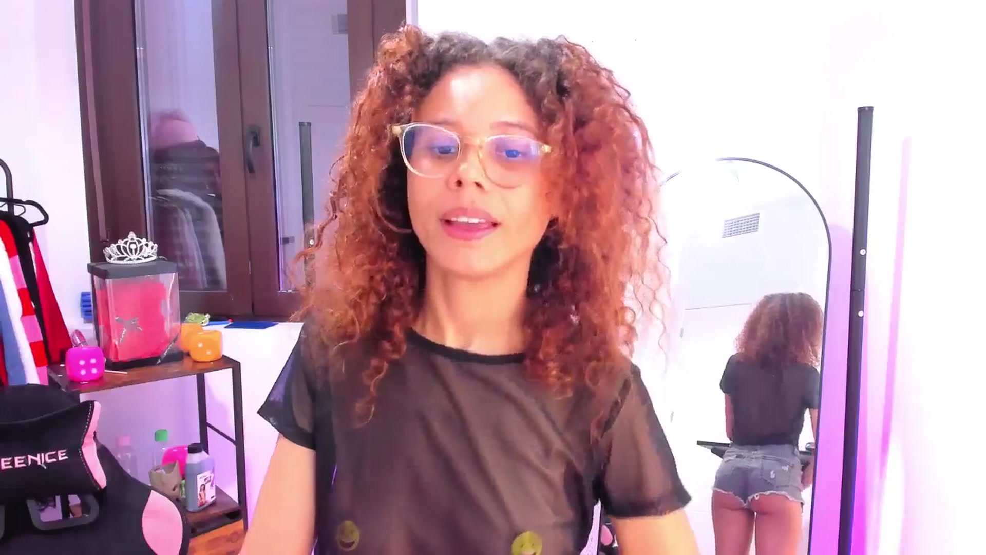Gallery image thumbnail from pamela_land's myfreecams stream on, 11/09/2025, 09:25 image 4 of 20
