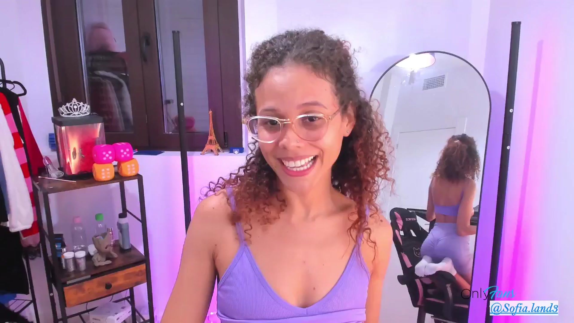 Gallery image thumbnail from pamela_land's myfreecams stream on, 11/12/2025, 21:17 image 9 of 20