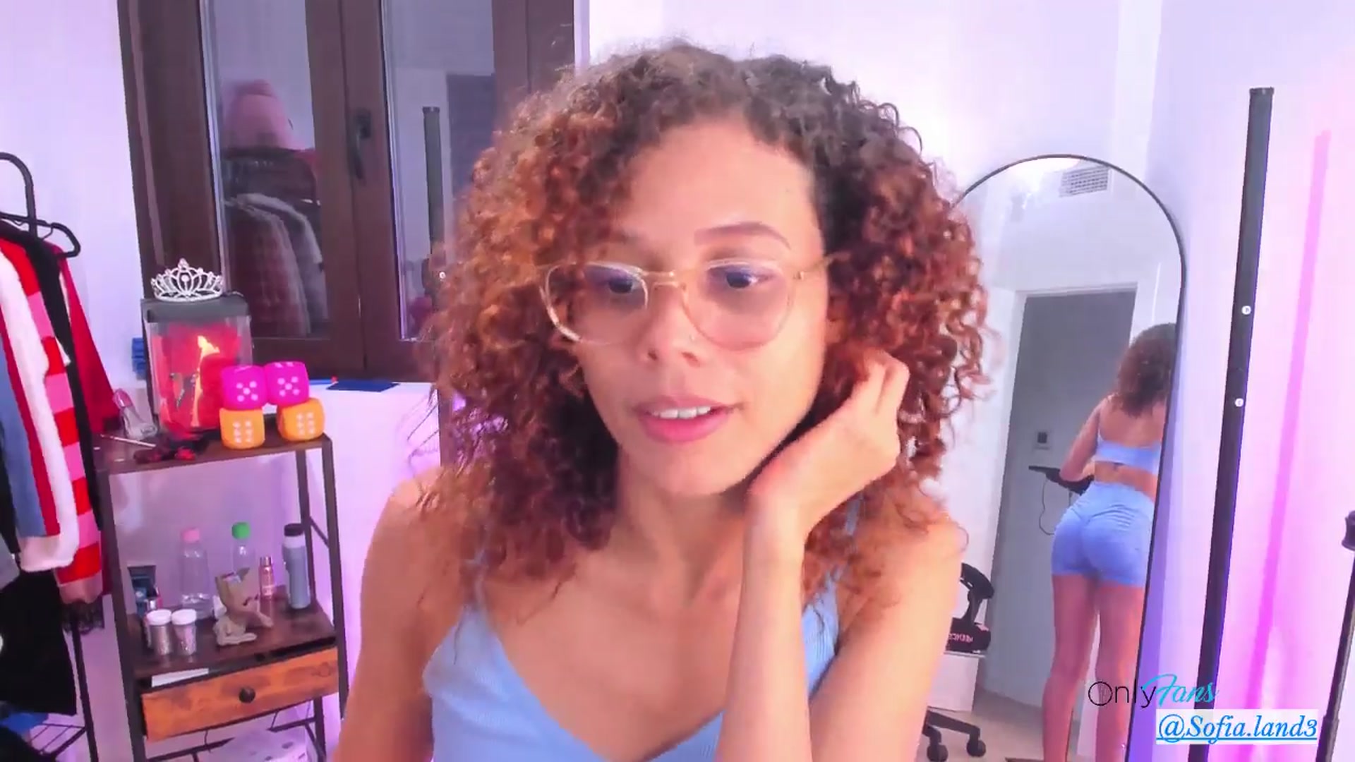 Gallery image thumbnail from pamela_land's myfreecams stream on, 11/14/2025, 21:47 image 15 of 20