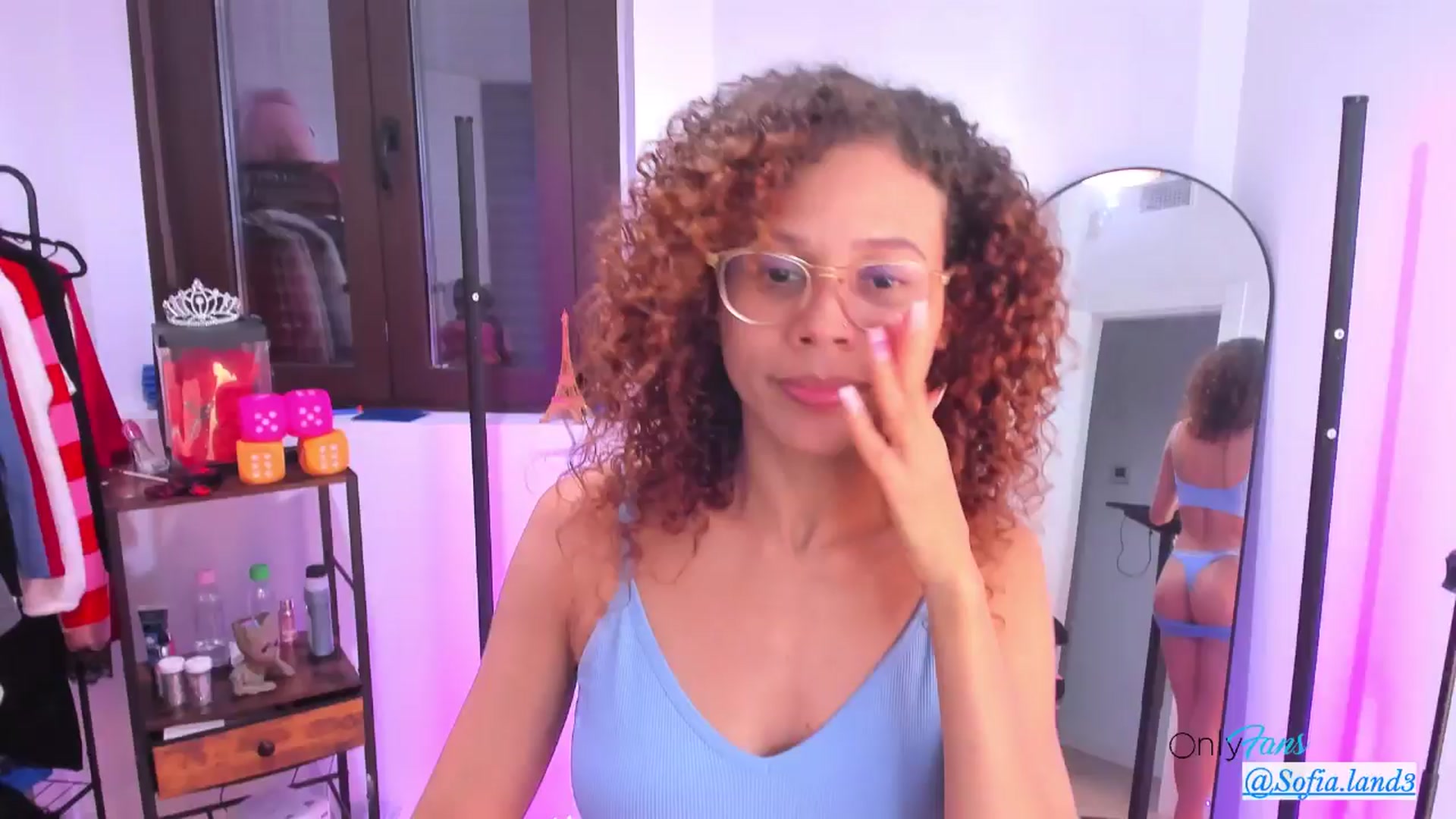 Gallery image thumbnail from pamela_land's myfreecams stream on, 11/14/2025, 21:47 image 20 of 20