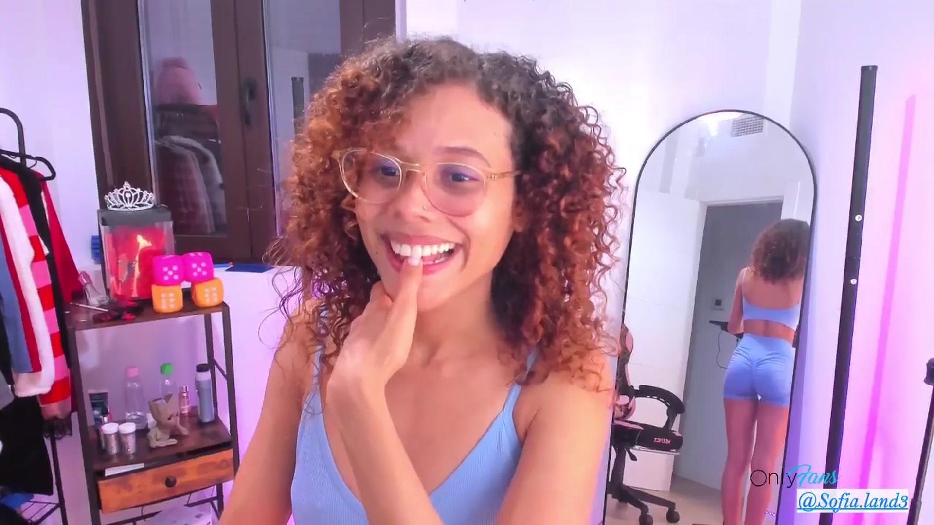 Gallery image thumbnail from pamela_land's myfreecams stream on, 11/14/2025, 21:47 image 11 of 20