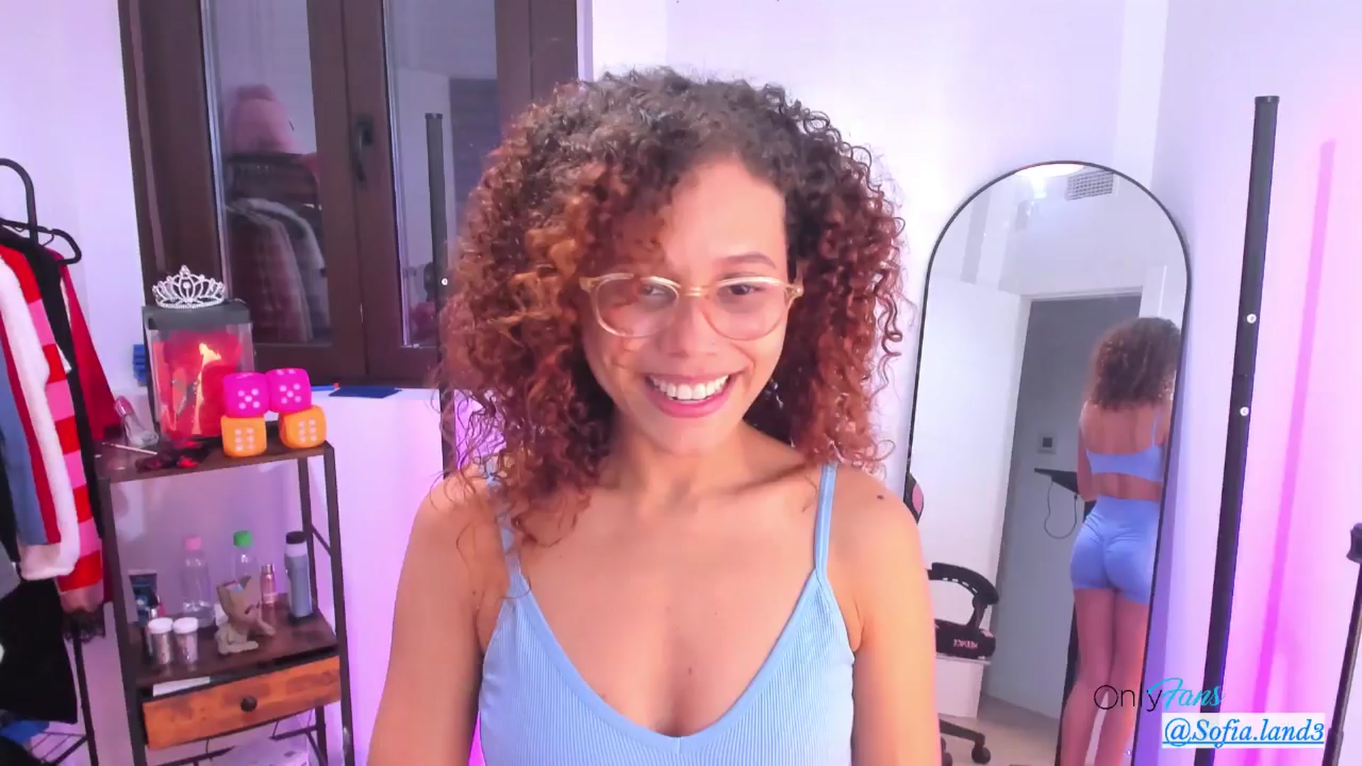 Gallery image thumbnail from pamela_land's myfreecams stream on, 11/14/2025, 21:47 image 10 of 20