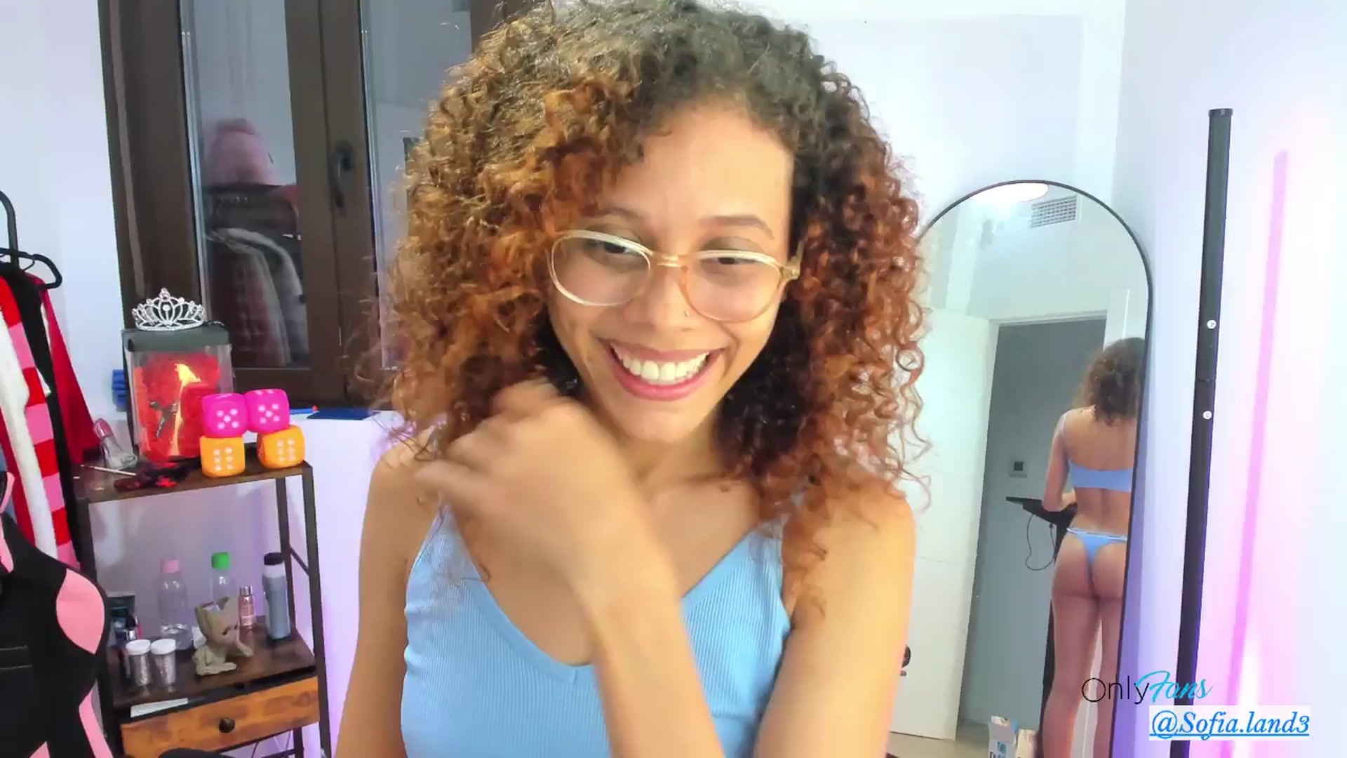 Gallery image thumbnail from pamela_land's myfreecams stream on, 11/15/2025, 24:09 image 16 of 20