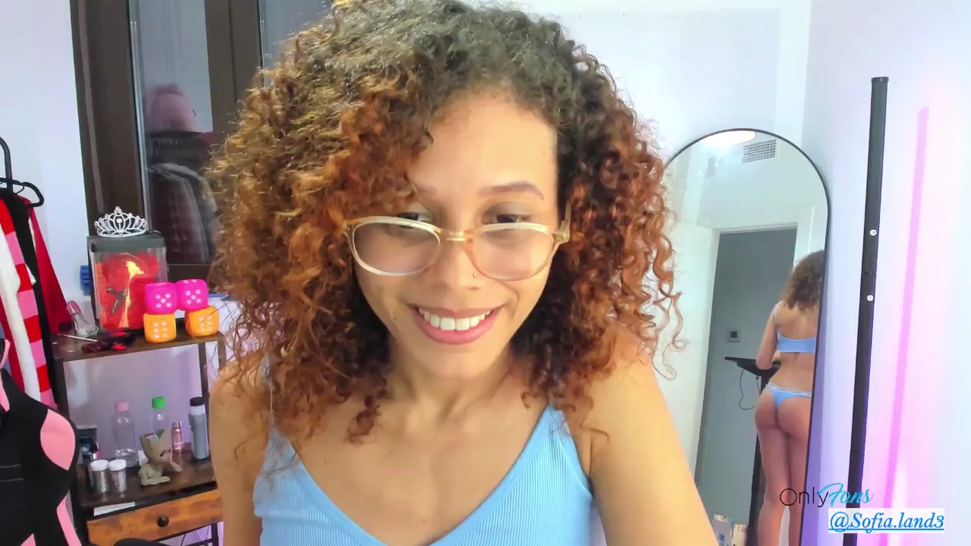 Gallery image thumbnail from pamela_land's myfreecams stream on, 11/15/2025, 24:09 image 6 of 20