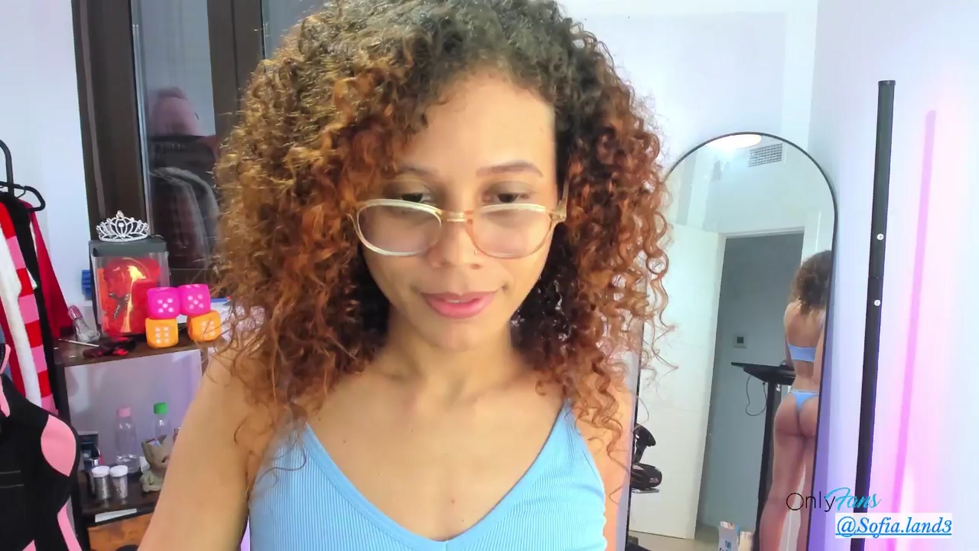 Gallery image thumbnail from pamela_land's myfreecams stream on, 11/15/2025, 24:09 image 17 of 20