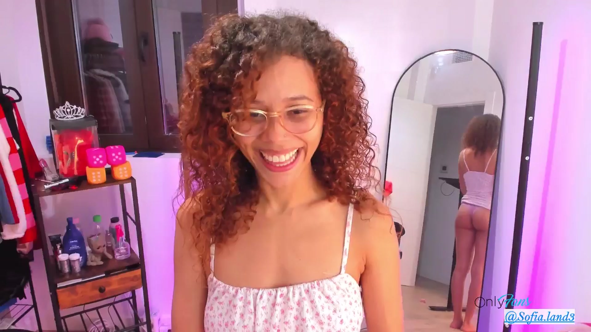 Gallery image thumbnail from pamela_land's myfreecams stream on, 11/17/2025, 09:27 image 12 of 20