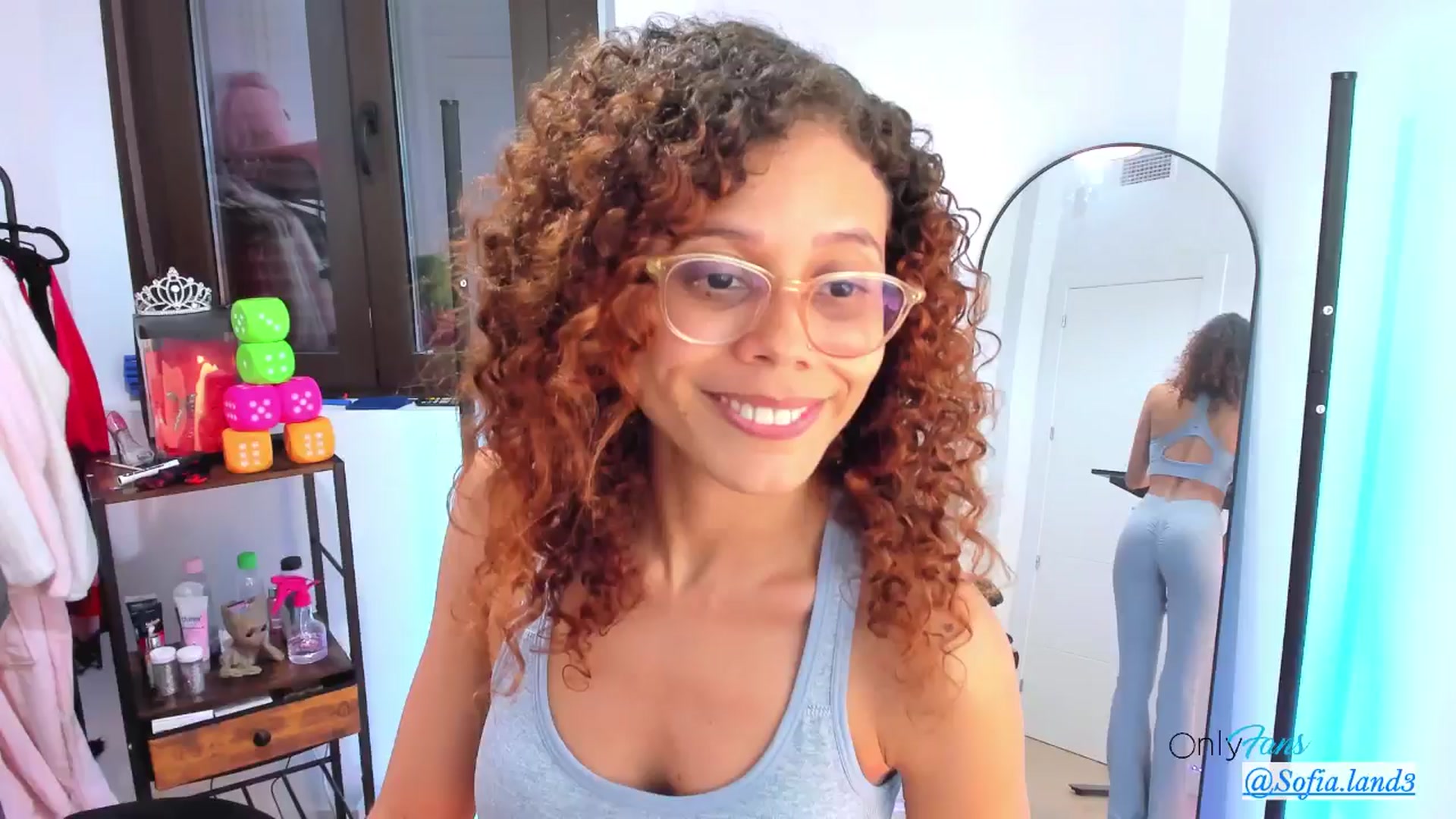 Gallery image thumbnail from pamela_land's myfreecams stream on, 11/21/2025, 19:00 image 4 of 20