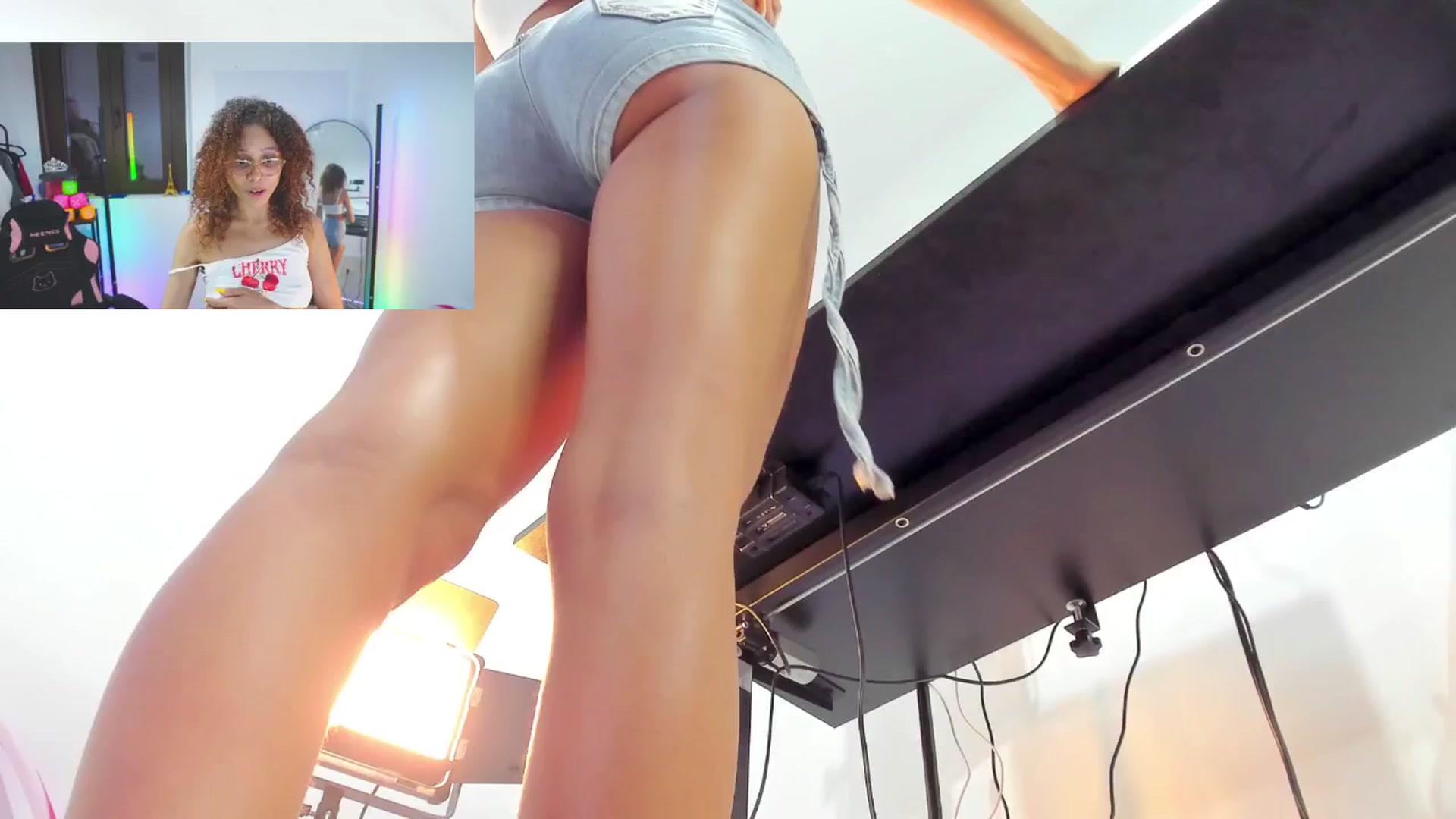 Gallery image thumbnail from pamela_land's myfreecams stream on, 11/30/2025, 22:34 image 4 of 20