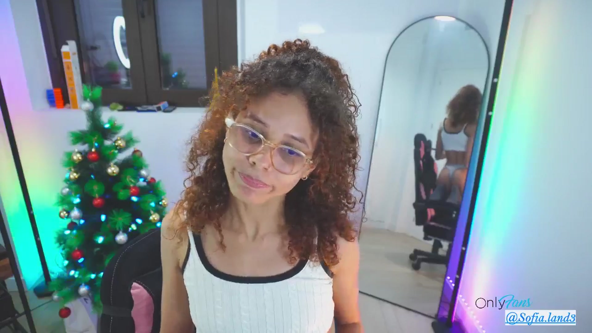 Gallery image thumbnail from pamela_land's myfreecams stream on, 12/10/2025, 06:32 image 18 of 20