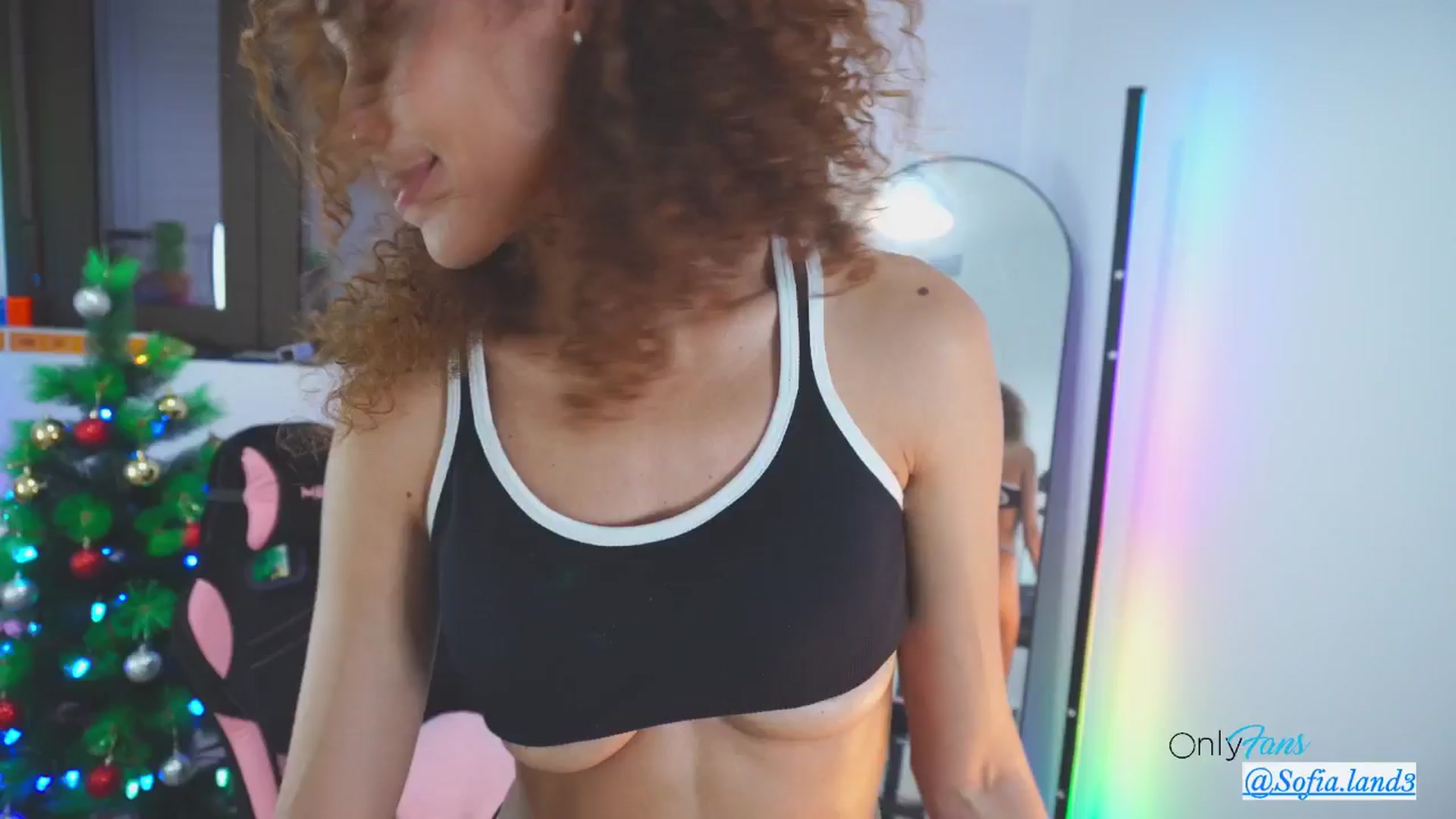 Gallery image thumbnail from pamela_land's myfreecams stream on, 12/14/2025, 24:55 image 5 of 20