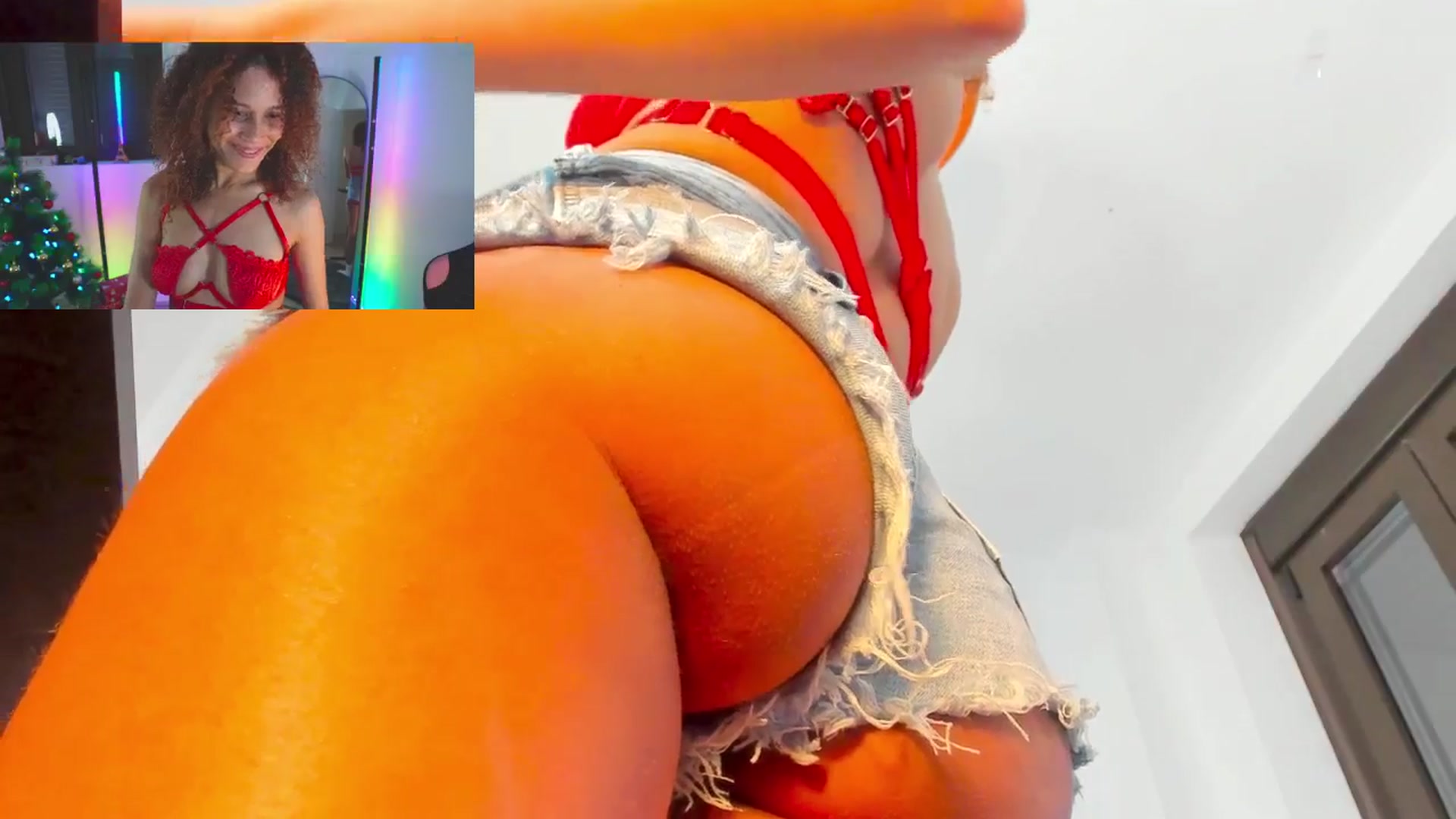 Gallery image thumbnail from pamela_land's myfreecams stream on, 12/23/2025, 20:16 image 12 of 20