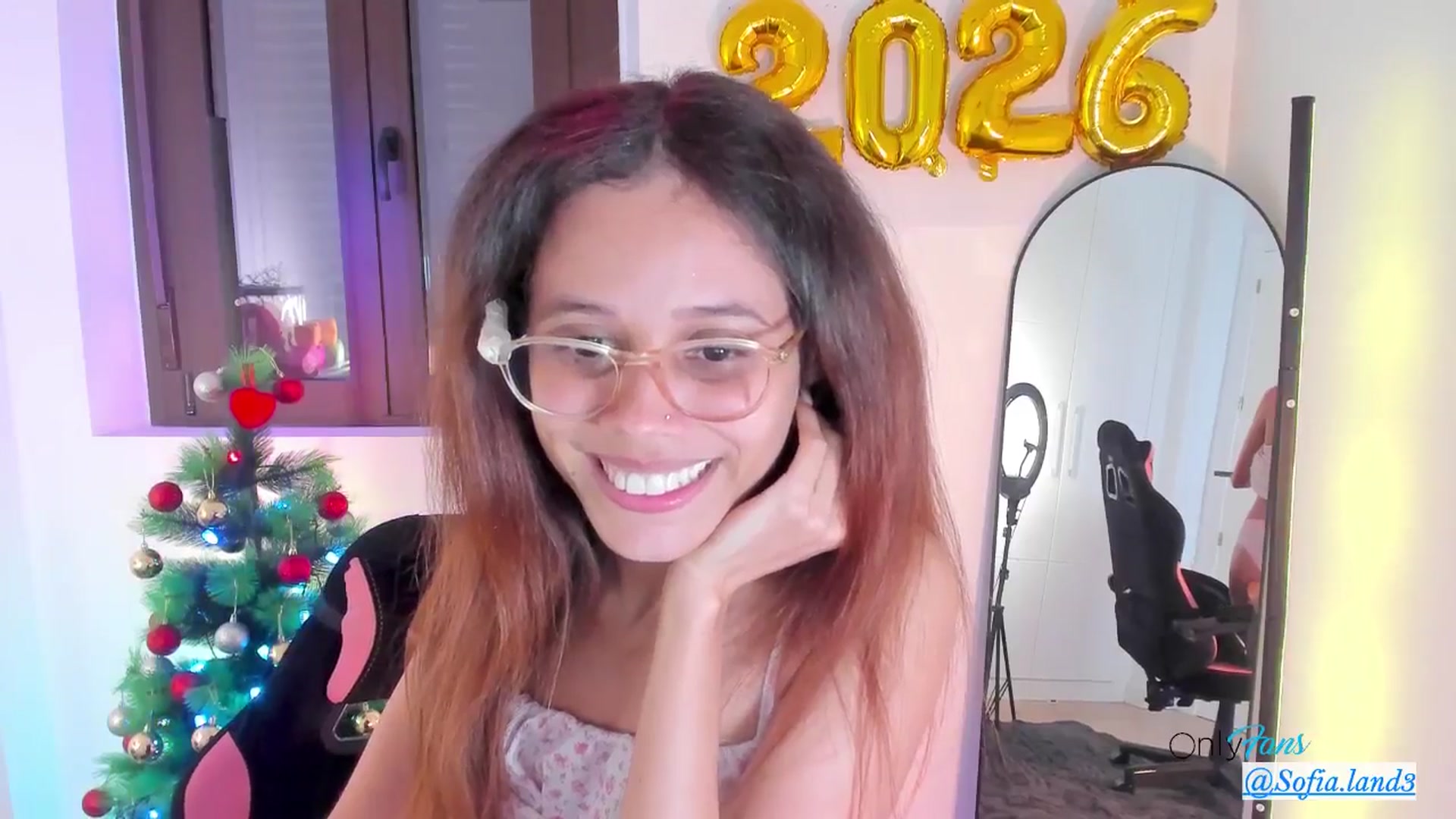 Gallery image thumbnail from pamela_land's myfreecams stream on, 01/05/2026, 11:37 image 2 of 20