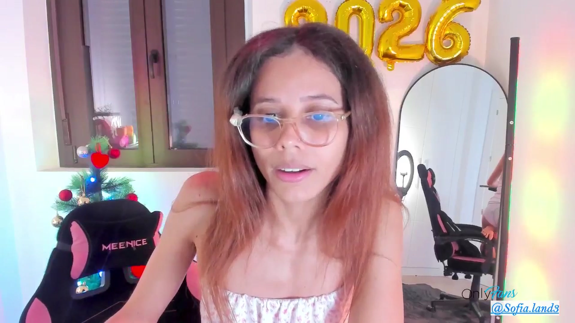 Gallery image thumbnail from pamela_land's myfreecams stream on, 01/05/2026, 11:37 image 10 of 20
