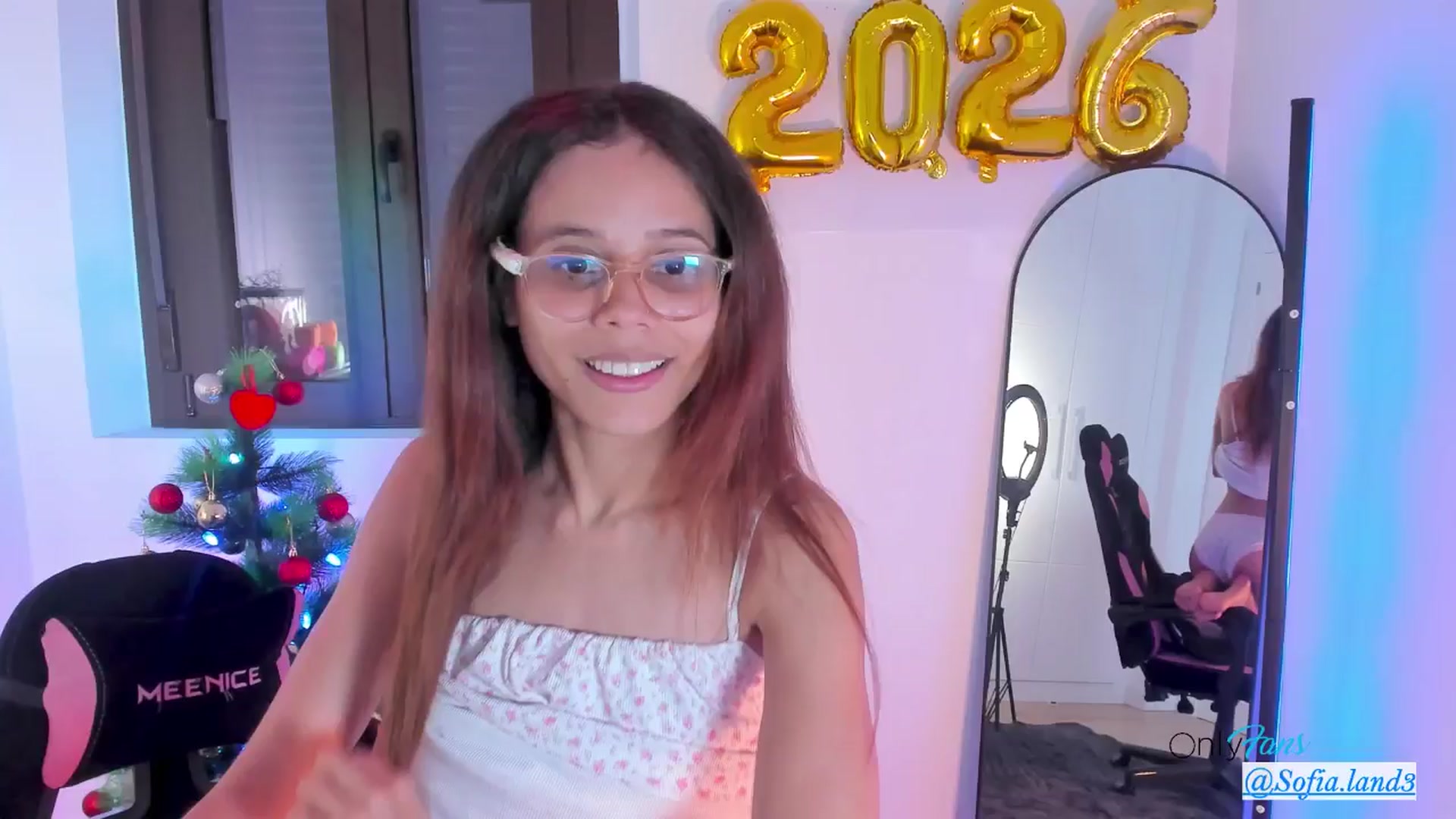 Gallery image thumbnail from pamela_land's myfreecams stream on, 01/05/2026, 11:37 image 1 of 20
